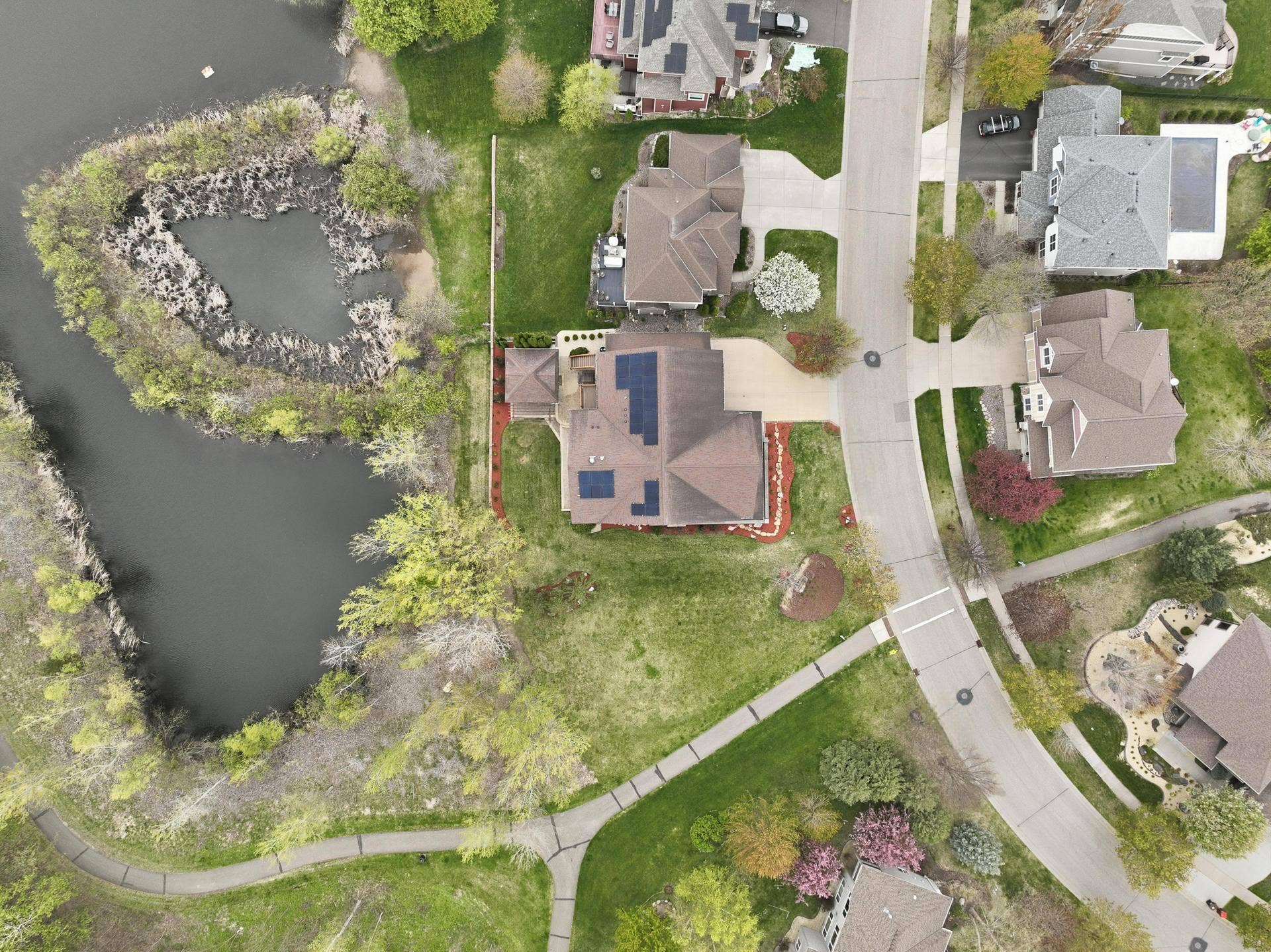 10721 Watersedge Lane, Woodbury, MN 55129 10721 Watersedge Lane, Woodbury, MN 55129