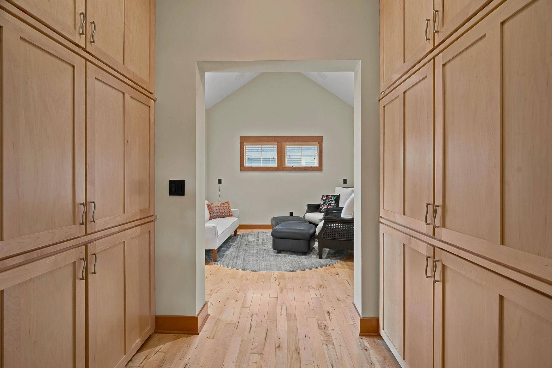 10721 Watersedge Lane, Woodbury, MN 55129 10721 Watersedge Lane, Woodbury, MN 55129