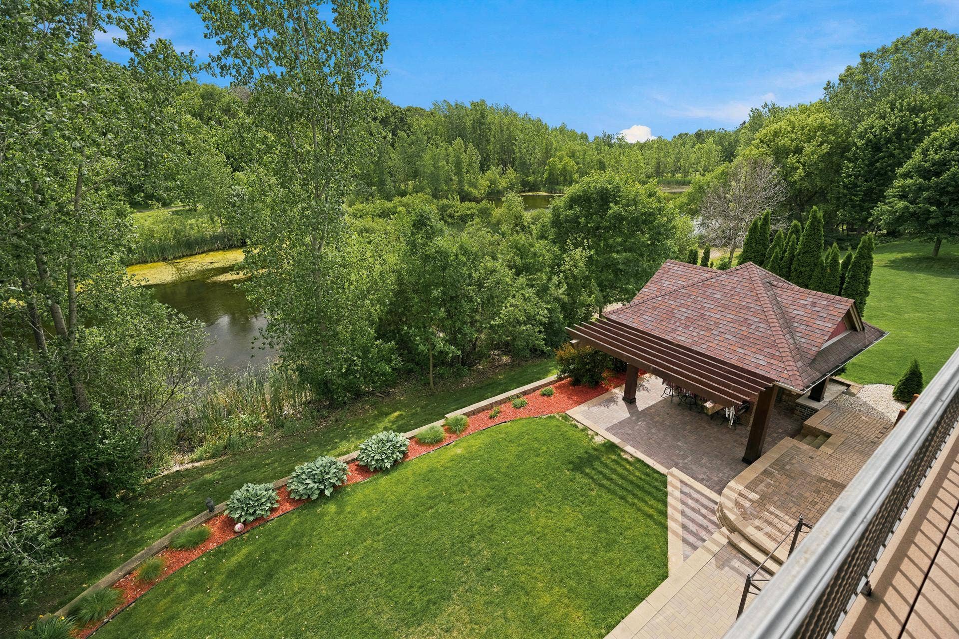 10721 Watersedge Lane, Woodbury, MN 55129 10721 Watersedge Lane, Woodbury, MN 55129