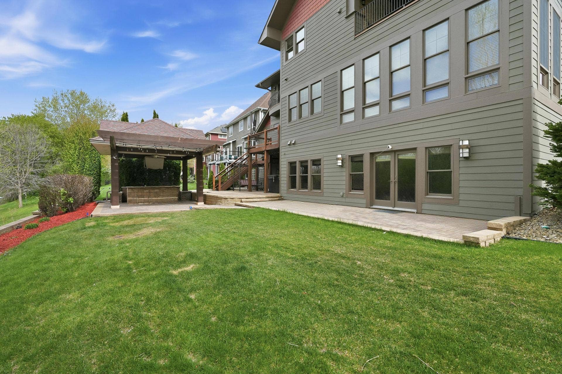 10721 Watersedge Lane, Woodbury, MN 55129 10721 Watersedge Lane, Woodbury, MN 55129