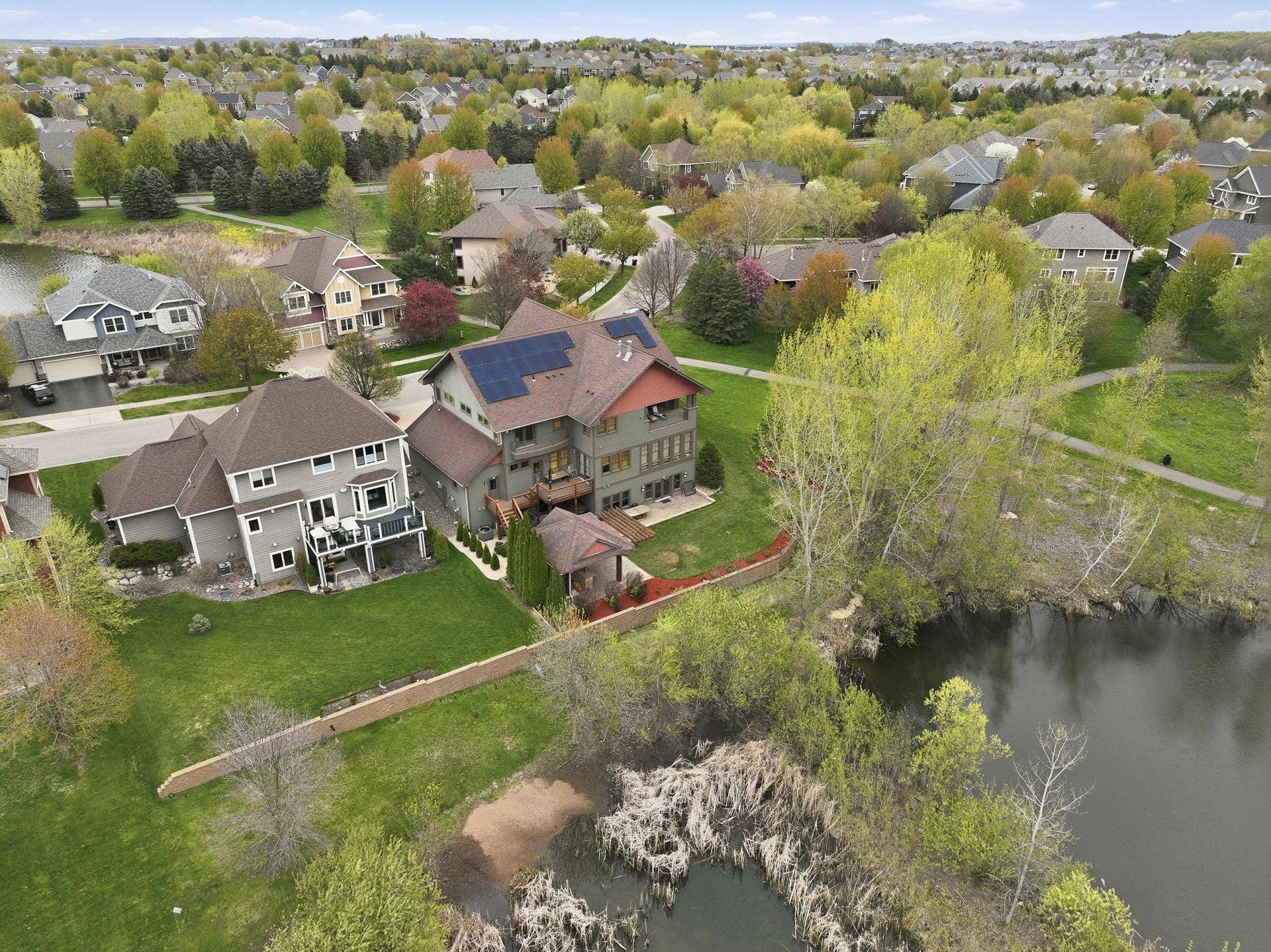 10721 Watersedge Lane, Woodbury, MN 55129 10721 Watersedge Lane, Woodbury, MN 55129