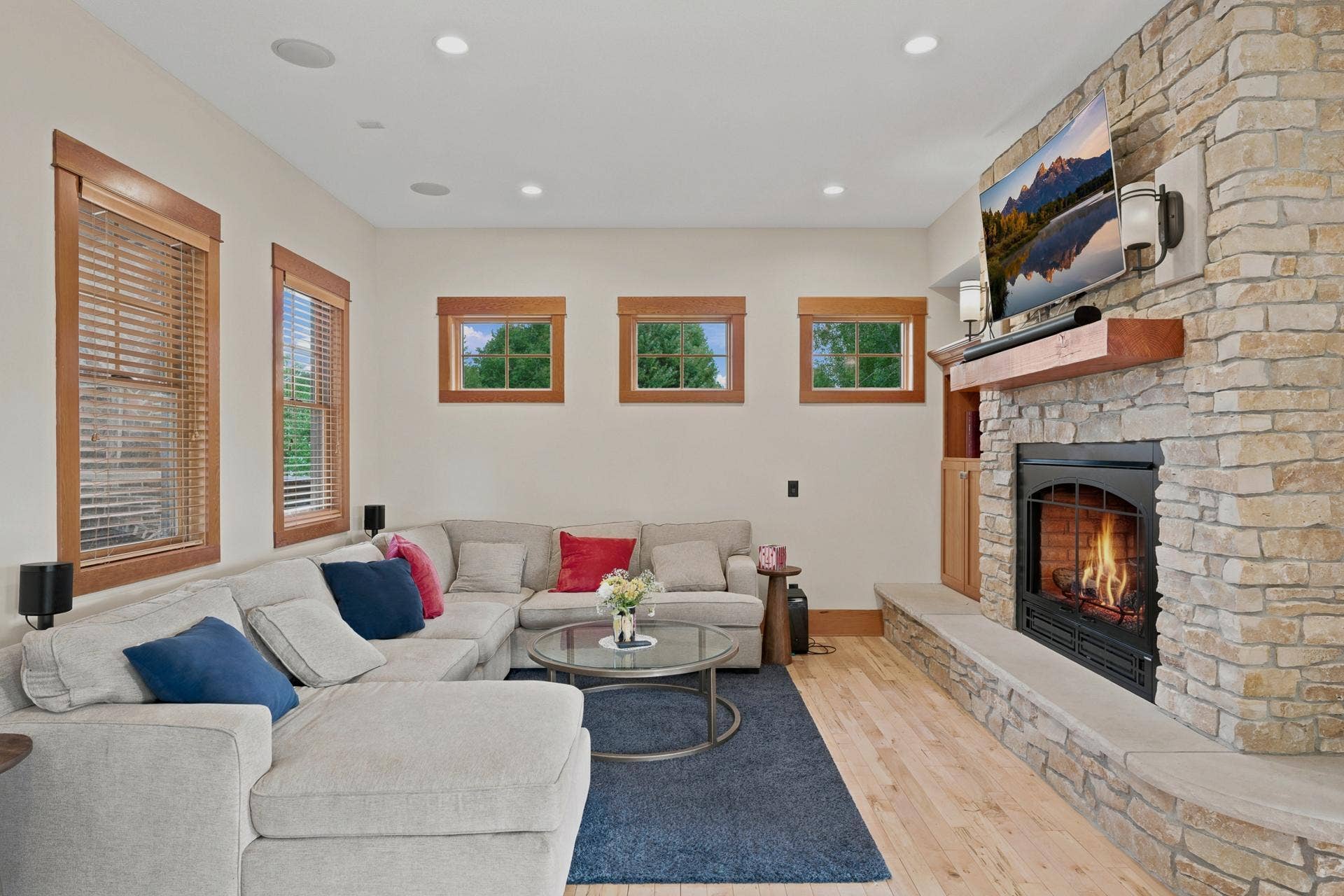 10721 Watersedge Lane, Woodbury, MN 55129 10721 Watersedge Lane, Woodbury, MN 55129