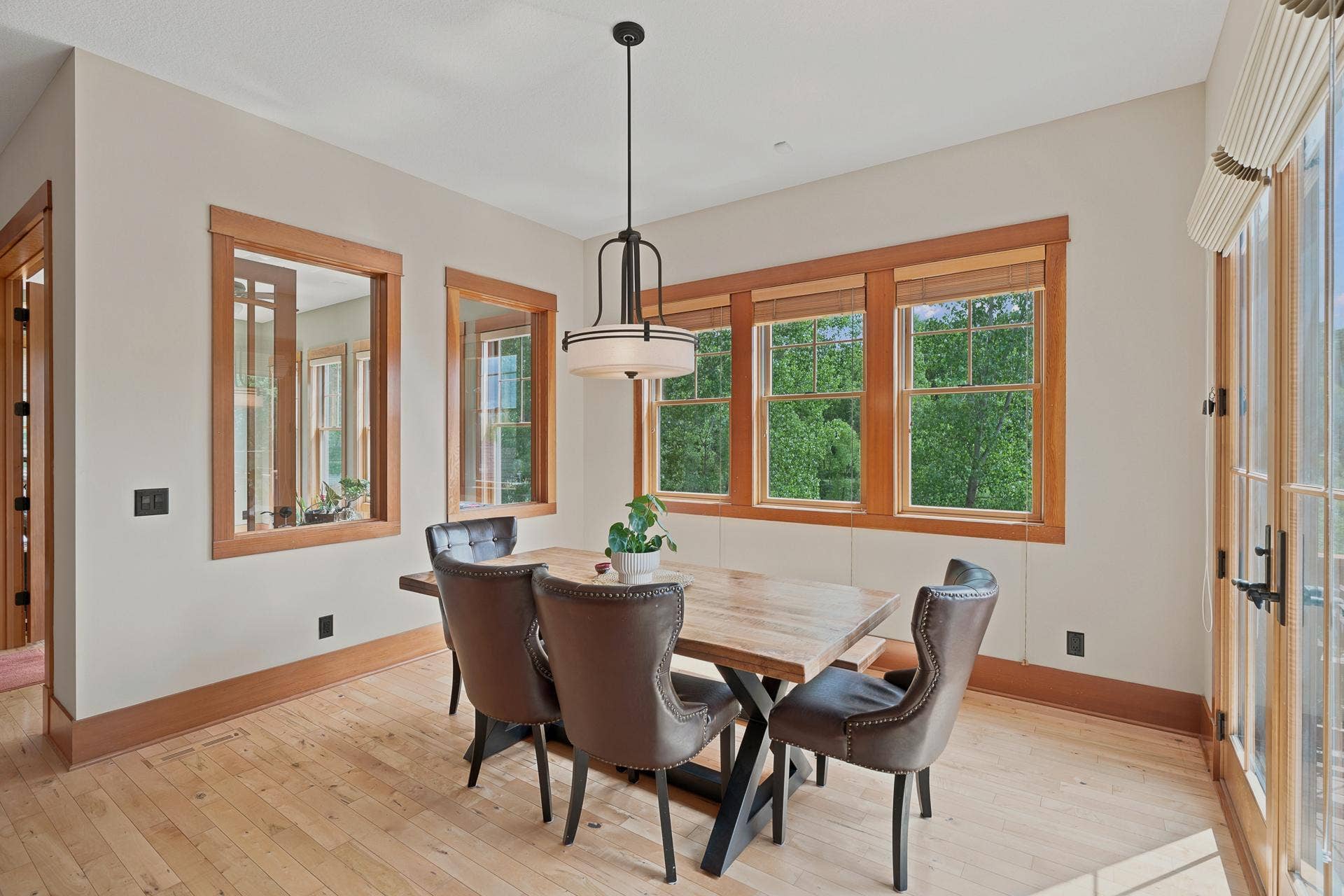 10721 Watersedge Lane, Woodbury, MN 55129 10721 Watersedge Lane, Woodbury, MN 55129