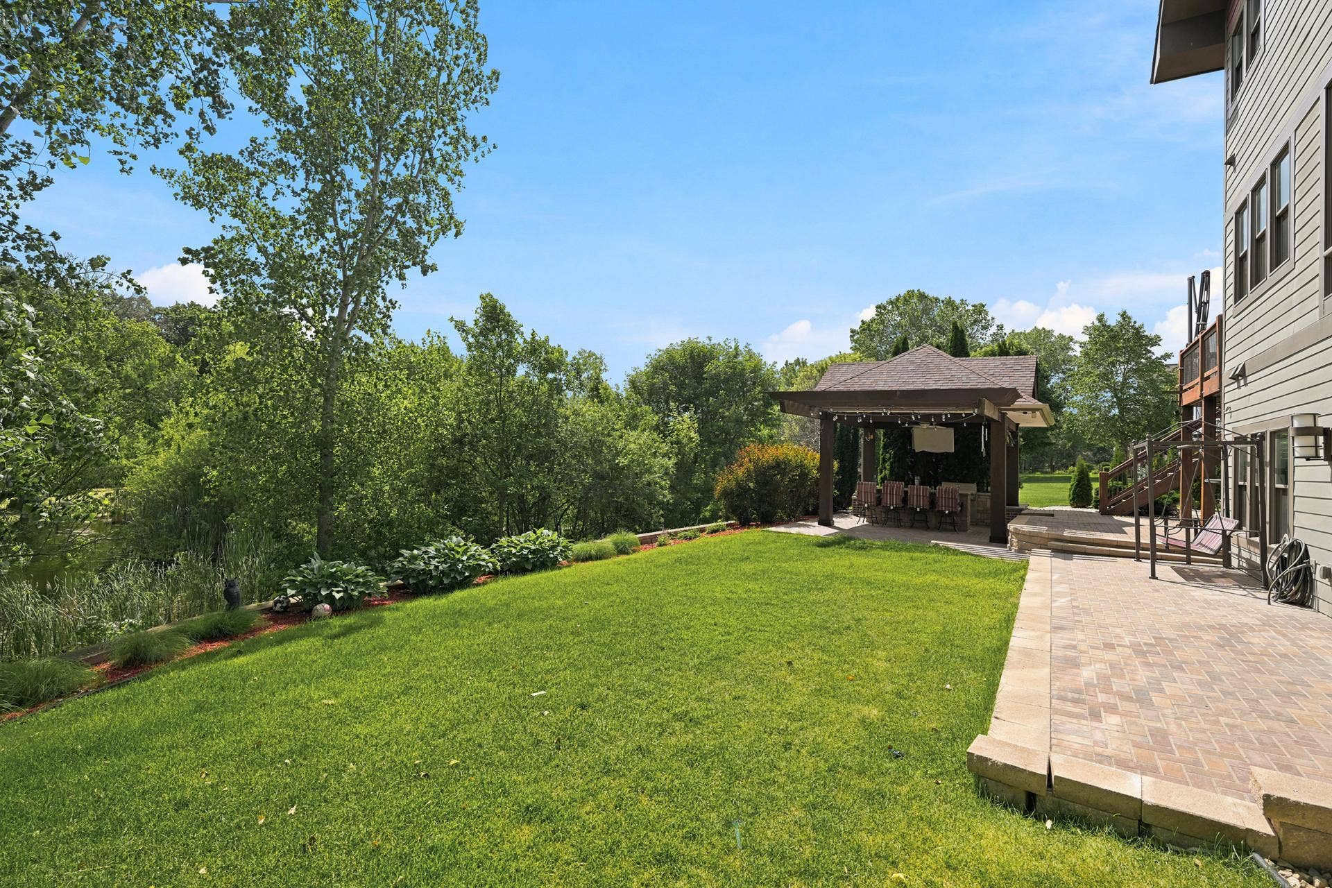 10721 Watersedge Lane, Woodbury, MN 55129 10721 Watersedge Lane, Woodbury, MN 55129