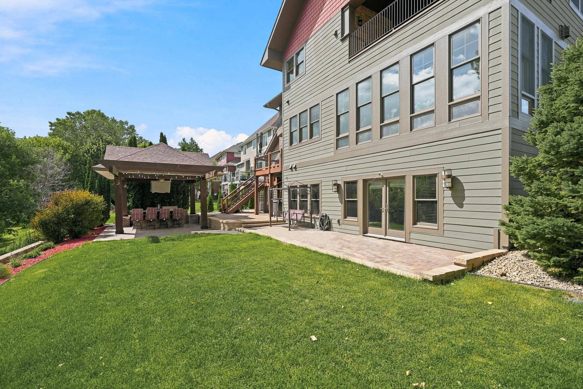 10721 Watersedge Lane, Woodbury, MN 55129 10721 Watersedge Lane, Woodbury, MN 55129