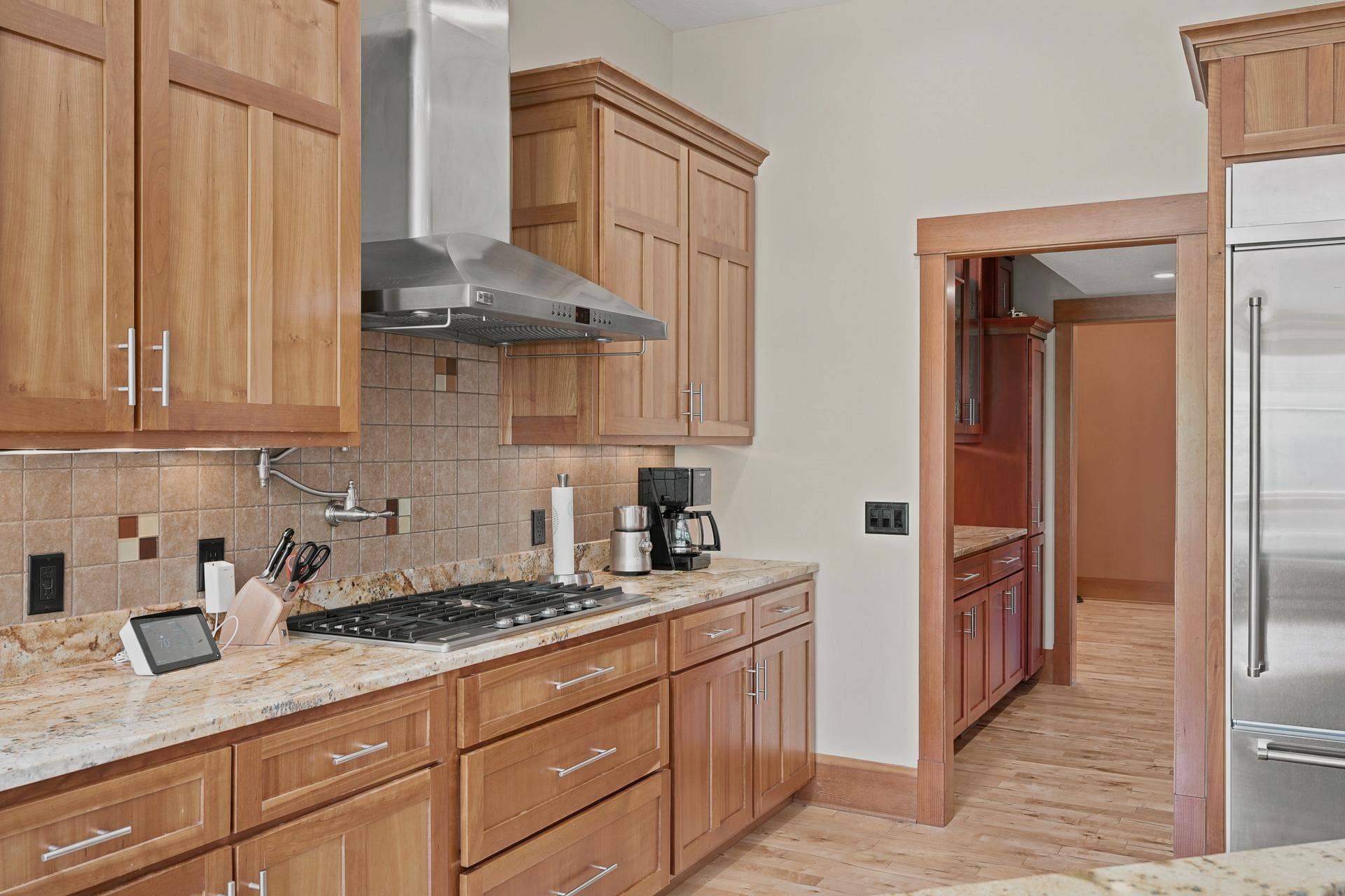 10721 Watersedge Lane, Woodbury, MN 55129 10721 Watersedge Lane, Woodbury, MN 55129