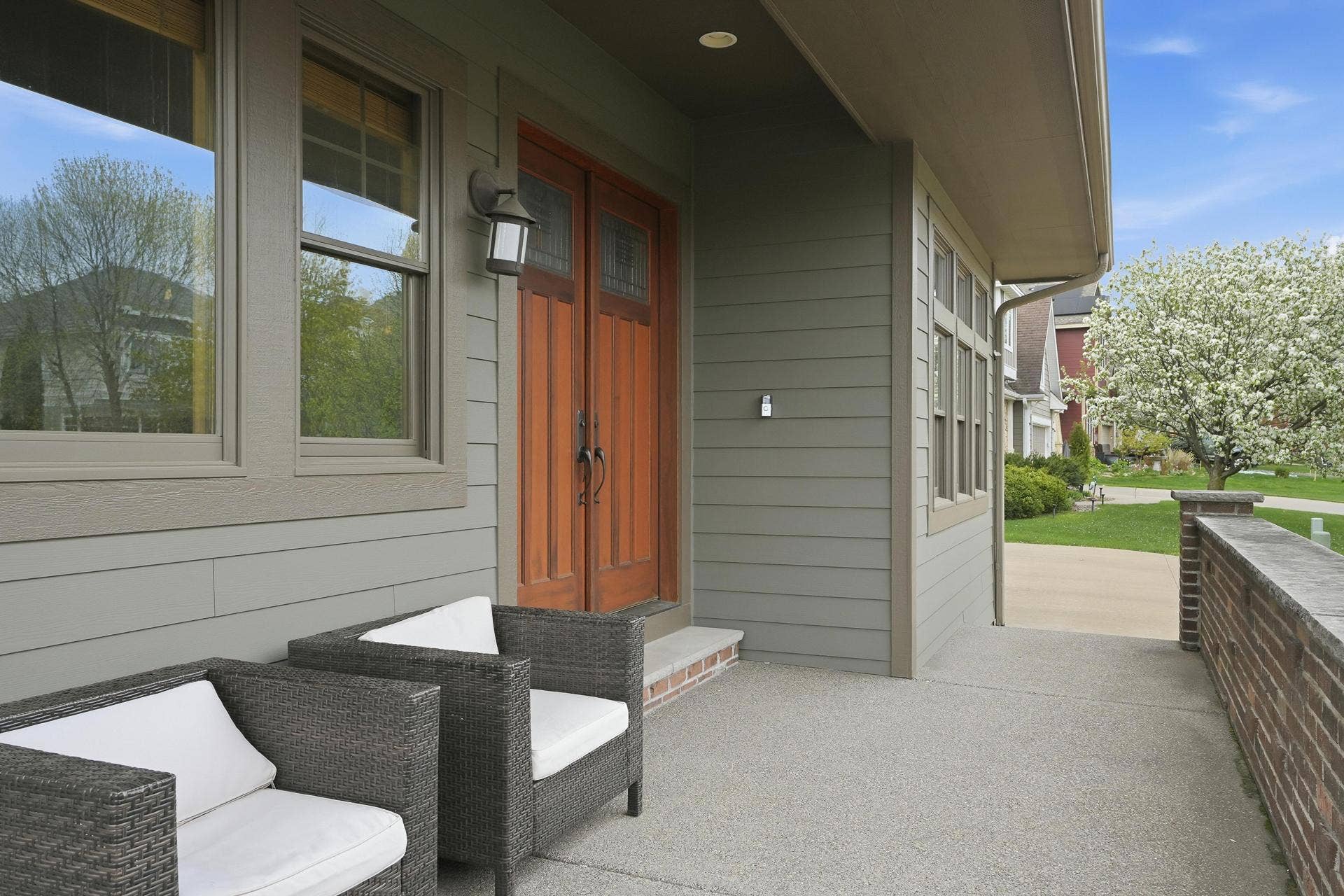 10721 Watersedge Lane, Woodbury, MN 55129 10721 Watersedge Lane, Woodbury, MN 55129