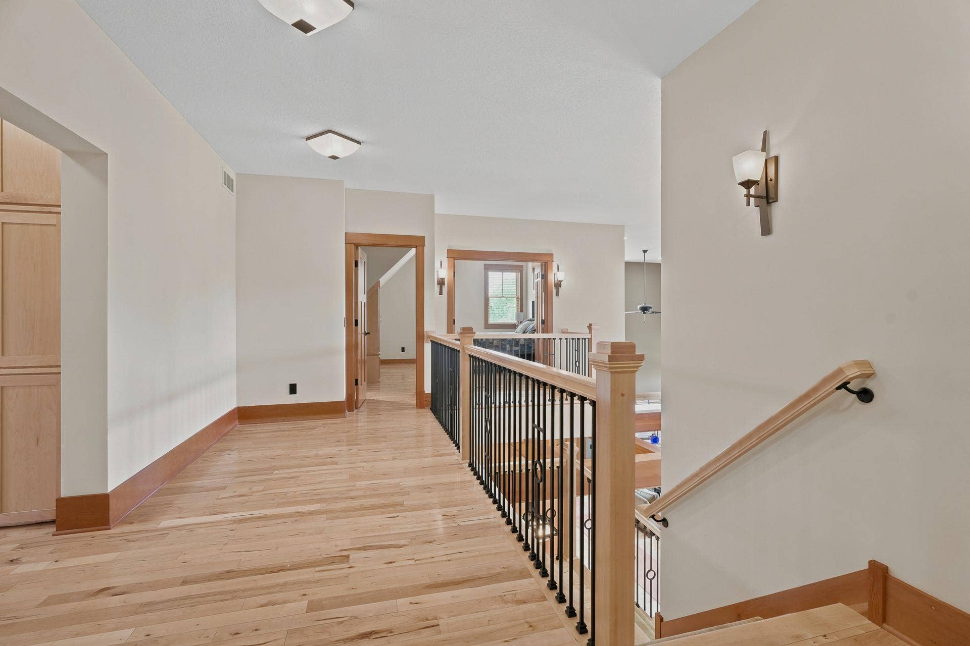 10721 Watersedge Lane, Woodbury, MN 55129 10721 Watersedge Lane, Woodbury, MN 55129