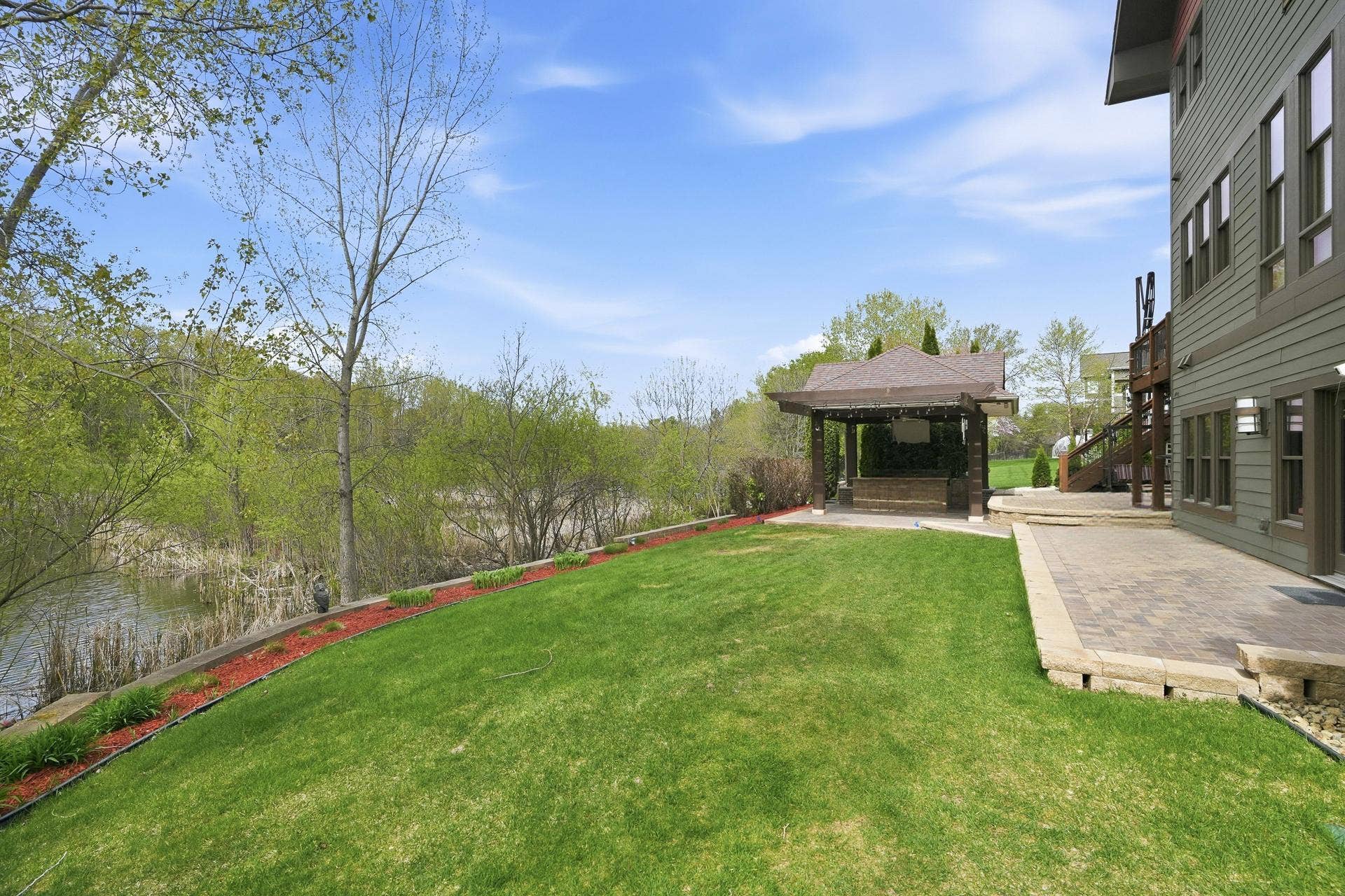10721 Watersedge Lane, Woodbury, MN 55129 10721 Watersedge Lane, Woodbury, MN 55129