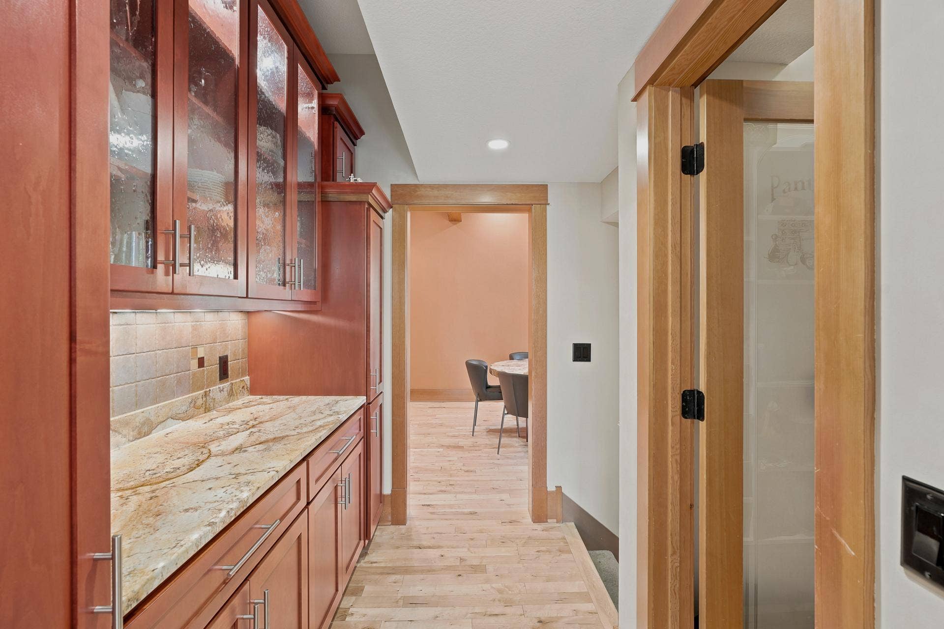 10721 Watersedge Lane, Woodbury, MN 55129 10721 Watersedge Lane, Woodbury, MN 55129