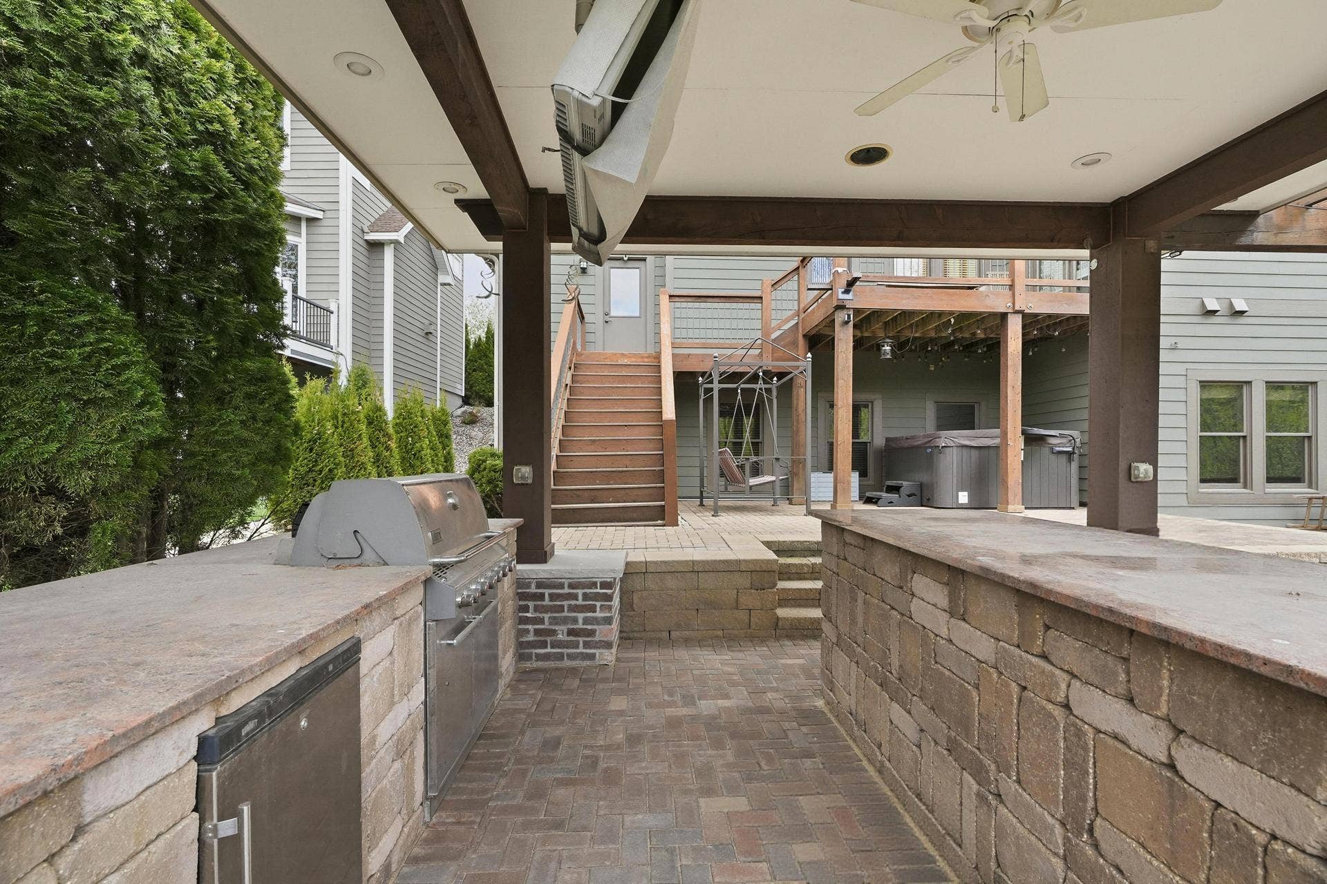 10721 Watersedge Lane, Woodbury, MN 55129 10721 Watersedge Lane, Woodbury, MN 55129