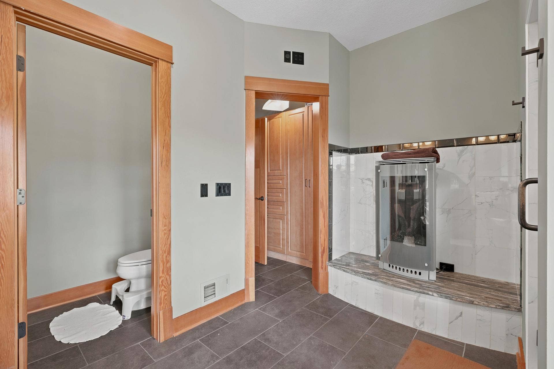 10721 Watersedge Lane, Woodbury, MN 55129 10721 Watersedge Lane, Woodbury, MN 55129