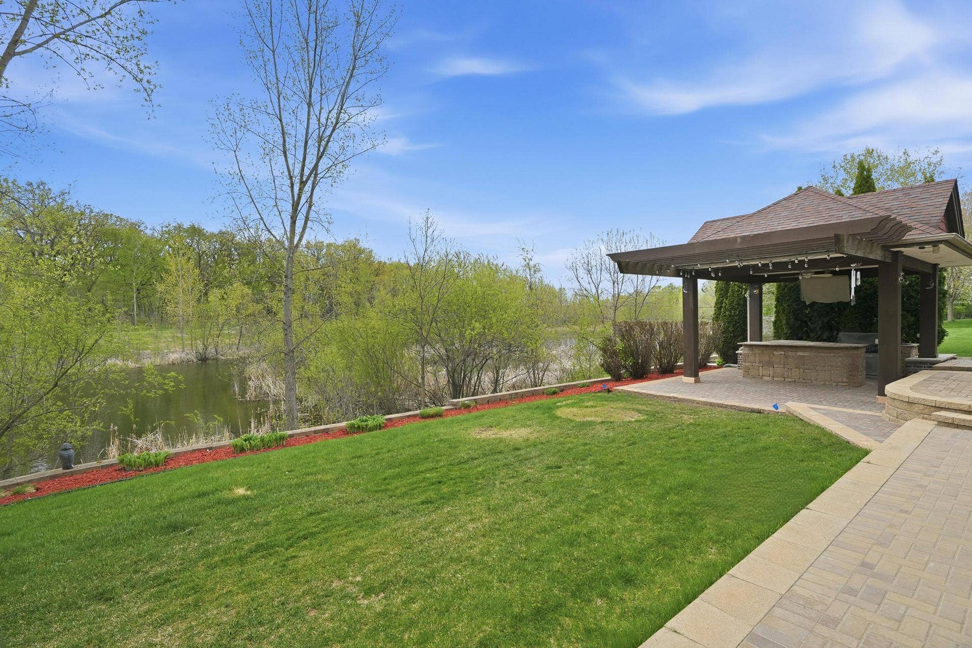 10721 Watersedge Lane, Woodbury, MN 55129 10721 Watersedge Lane, Woodbury, MN 55129