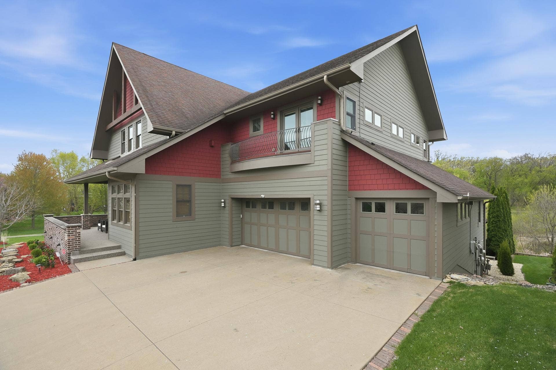 10721 Watersedge Lane, Woodbury, MN 55129 10721 Watersedge Lane, Woodbury, MN 55129