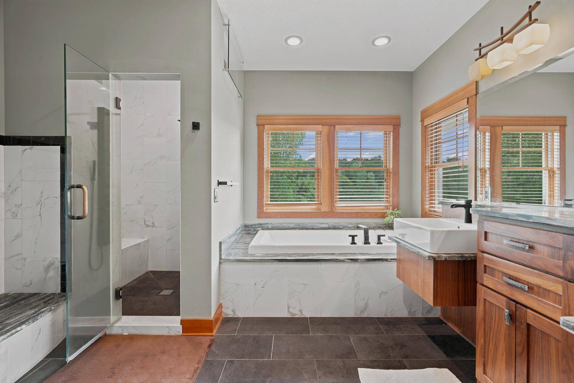 10721 Watersedge Lane, Woodbury, MN 55129 10721 Watersedge Lane, Woodbury, MN 55129