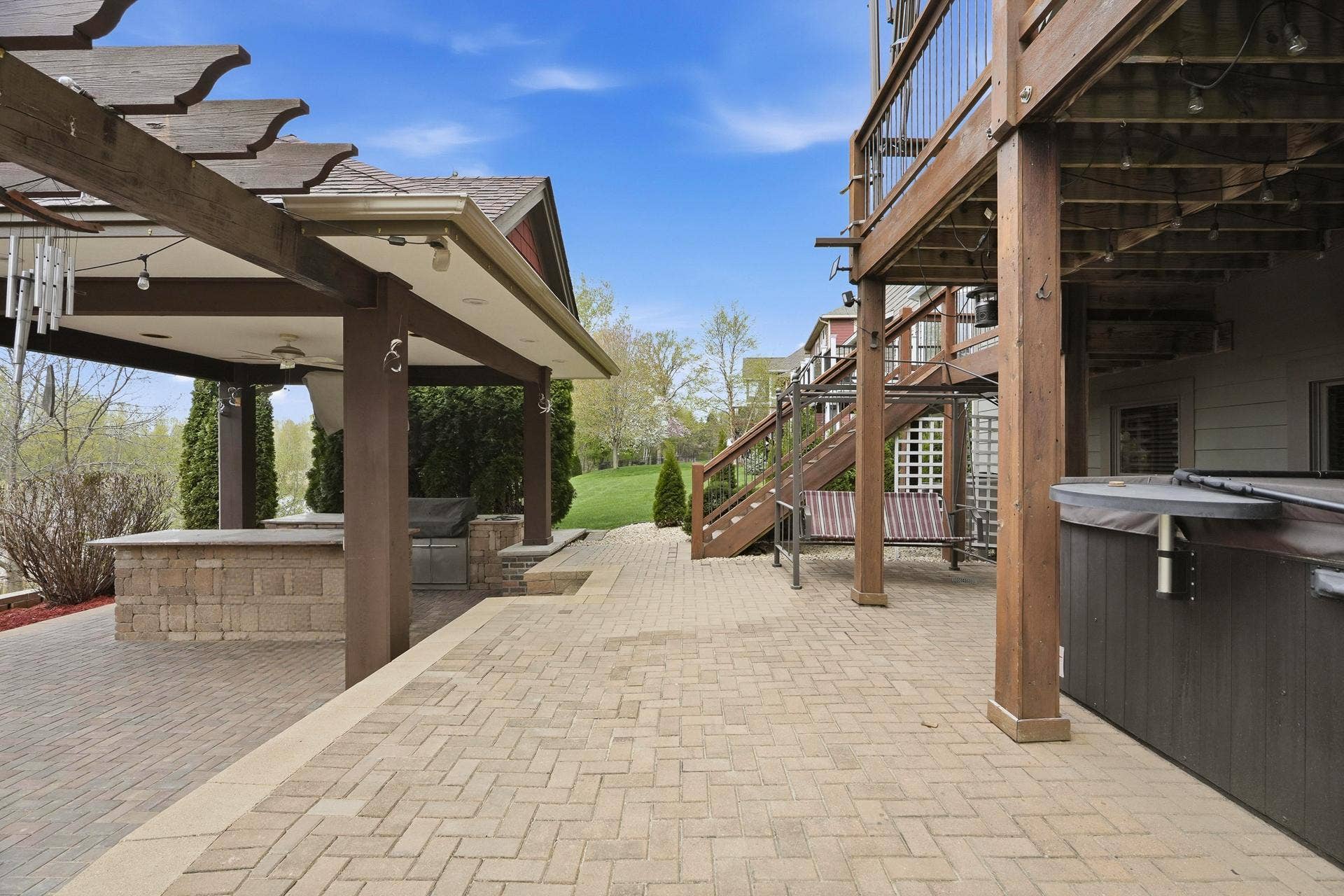 10721 Watersedge Lane, Woodbury, MN 55129 10721 Watersedge Lane, Woodbury, MN 55129