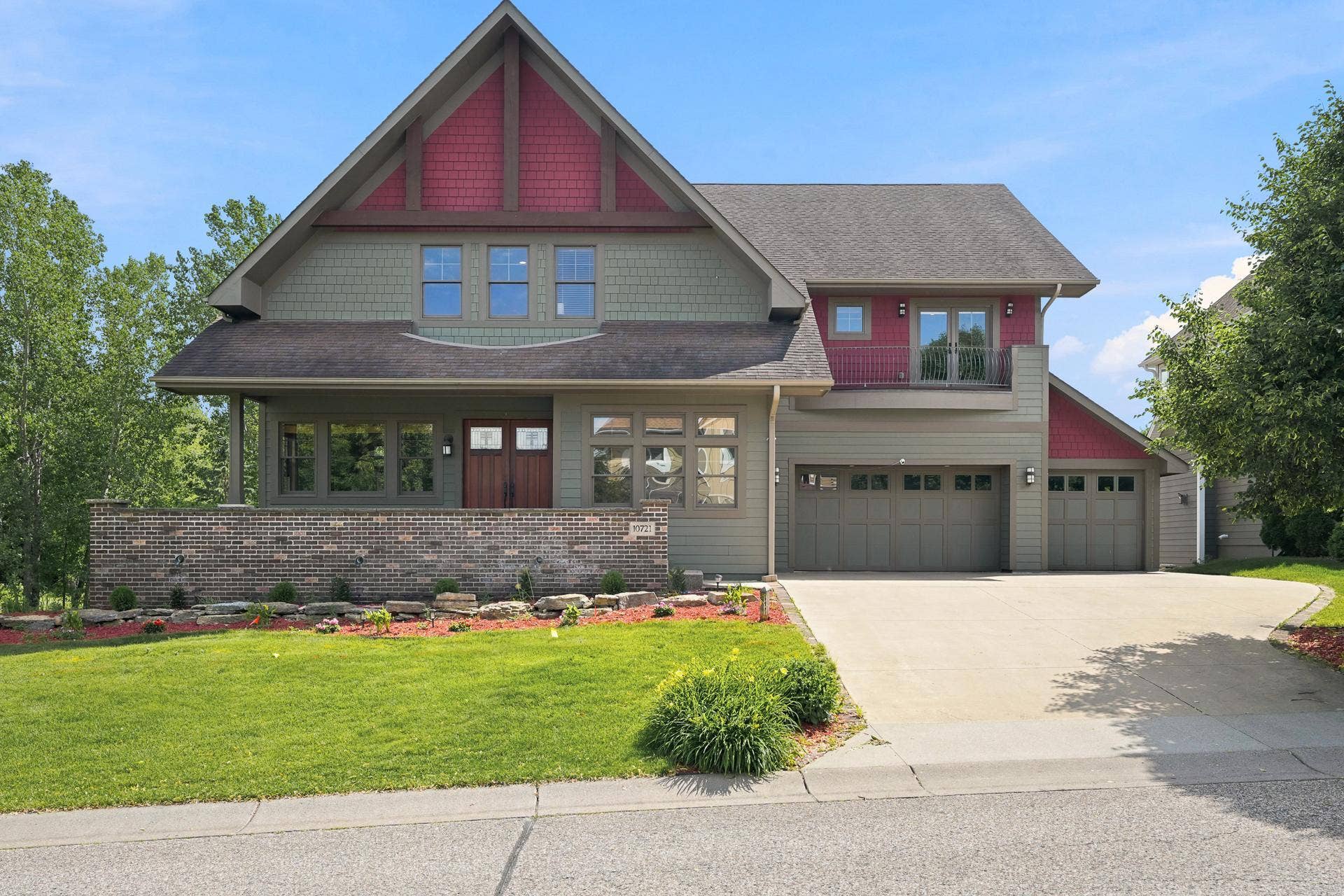10721 Watersedge Lane, Woodbury, MN 55129 10721 Watersedge Lane, Woodbury, MN 55129