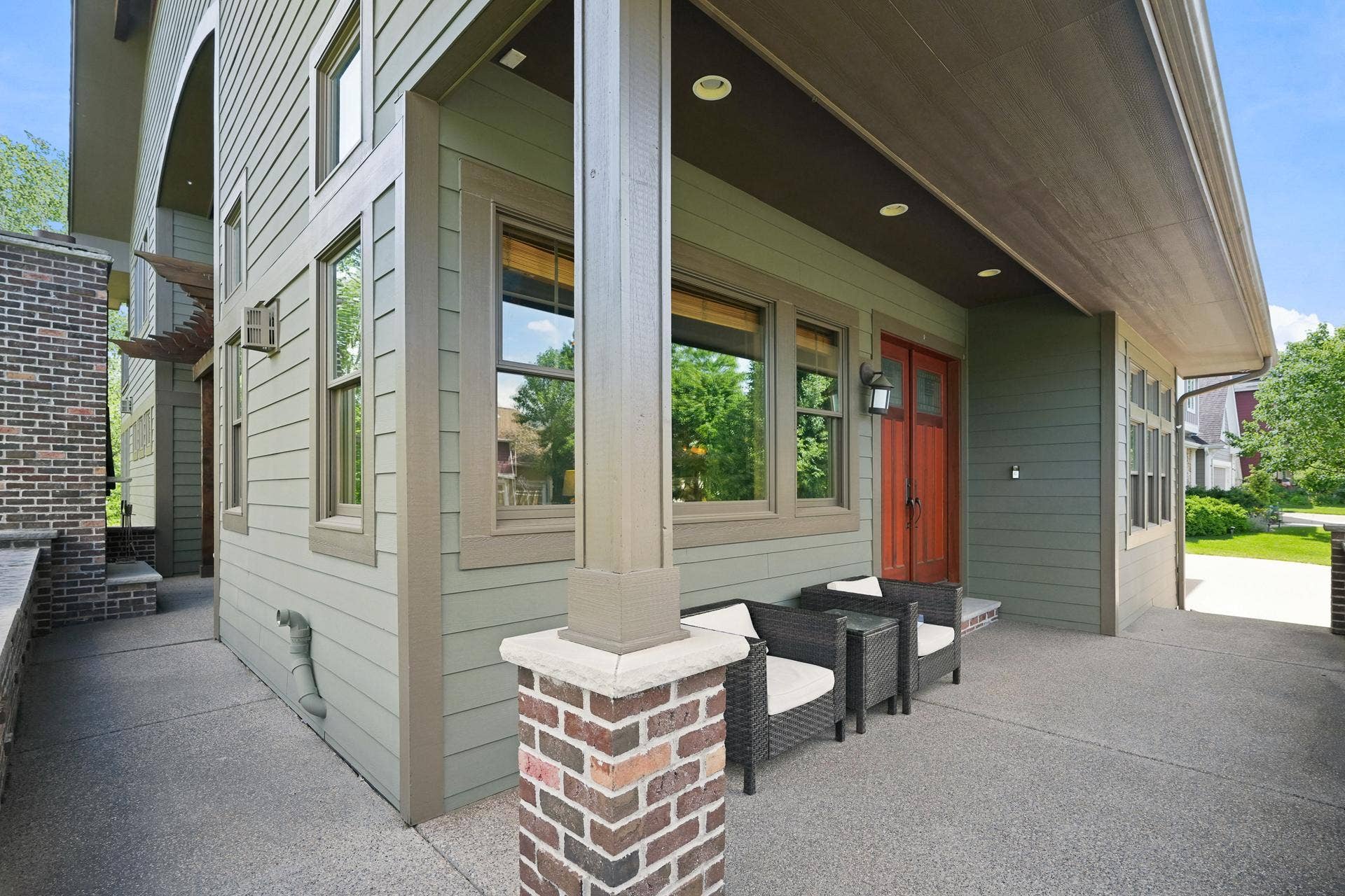 10721 Watersedge Lane, Woodbury, MN 55129 10721 Watersedge Lane, Woodbury, MN 55129