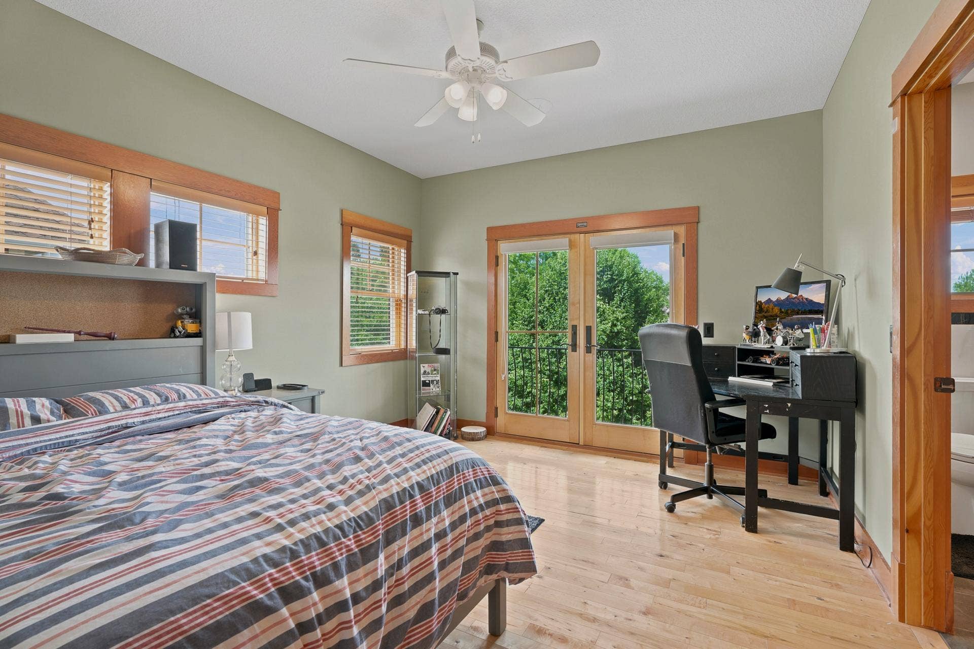 10721 Watersedge Lane, Woodbury, MN 55129 10721 Watersedge Lane, Woodbury, MN 55129