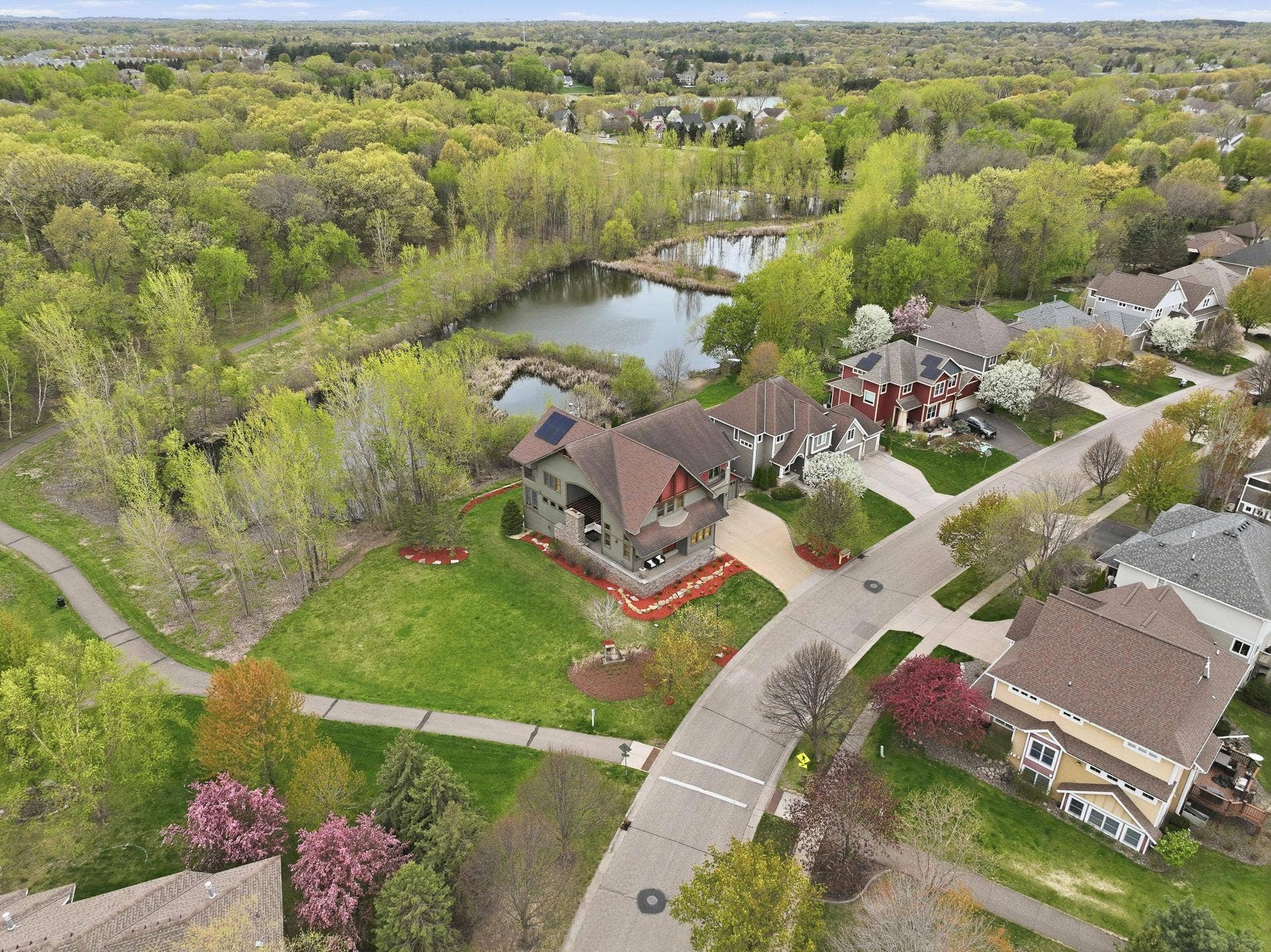 10721 Watersedge Lane, Woodbury, MN 55129 10721 Watersedge Lane, Woodbury, MN 55129