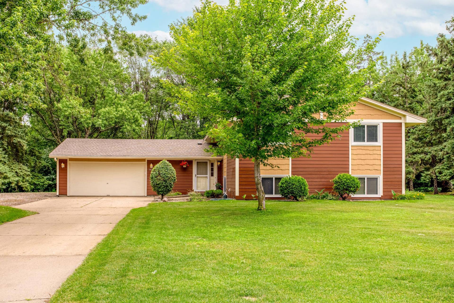 10640 Quebec Avenue N, Brooklyn Park, MN 55445 Welcome to 10640 Quebec Ave N in Brooklyn Park!
