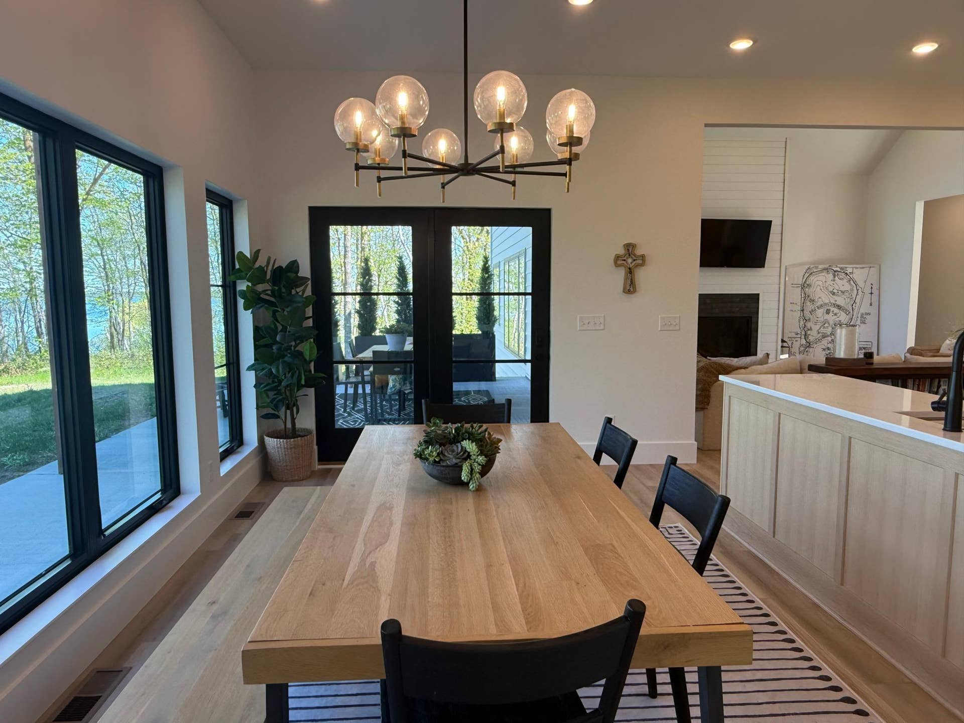4621 Waville Road NE, Bemidji, MN 56601 Dining