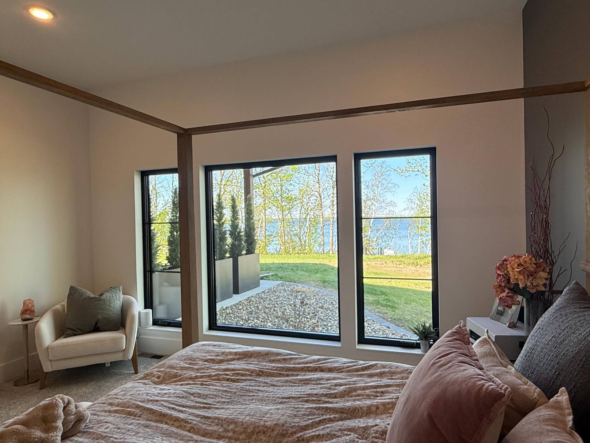 4621 Waville Road NE, Bemidji, MN 56601 Primary suite