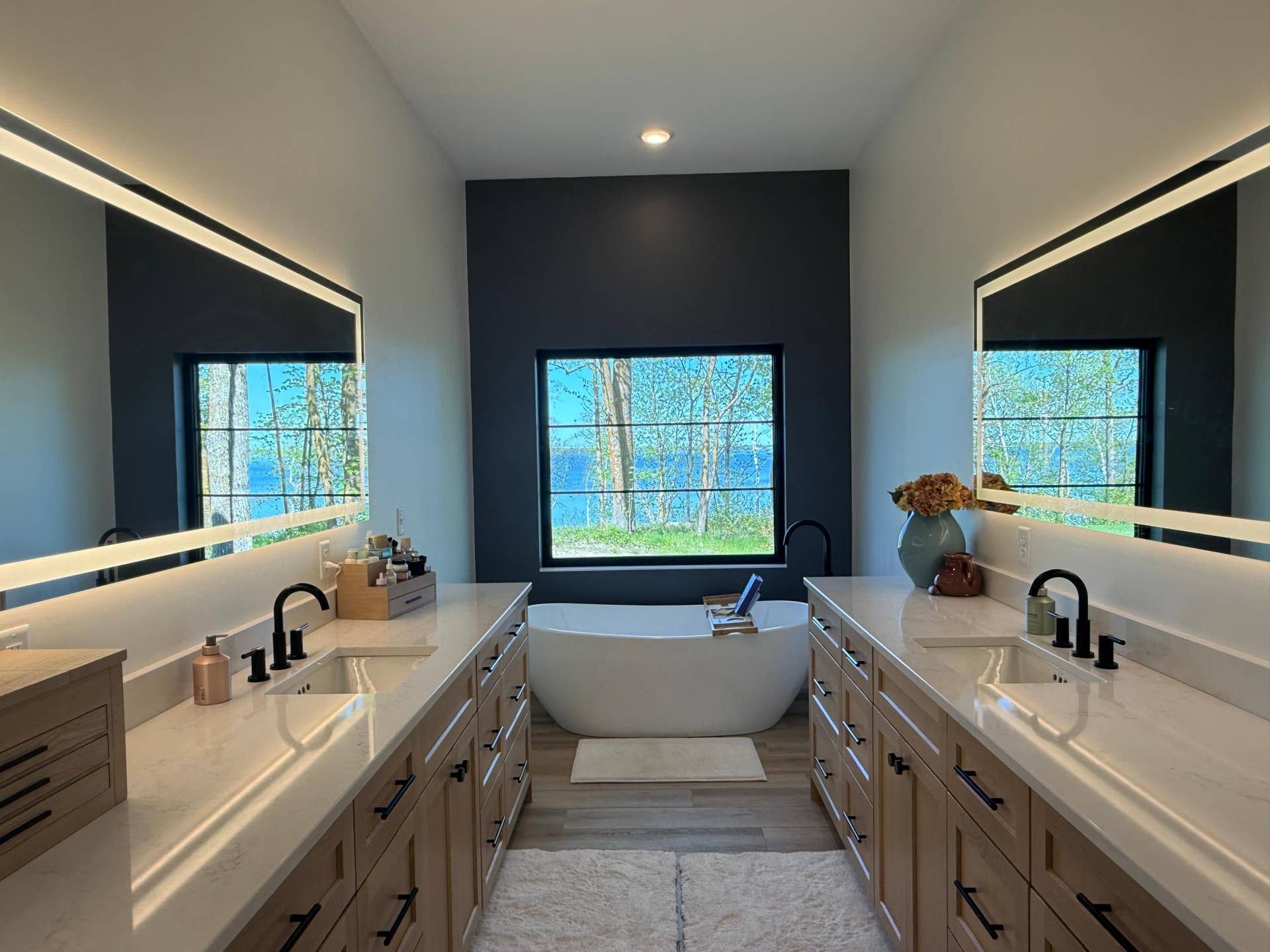 4621 Waville Road NE, Bemidji, MN 56601 Primary suite