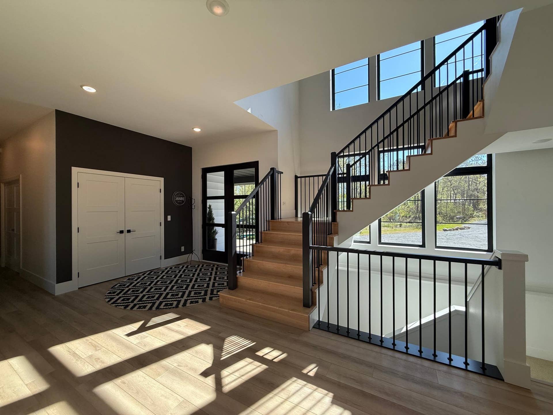 4621 Waville Road NE, Bemidji, MN 56601 Foyer & floating staircase