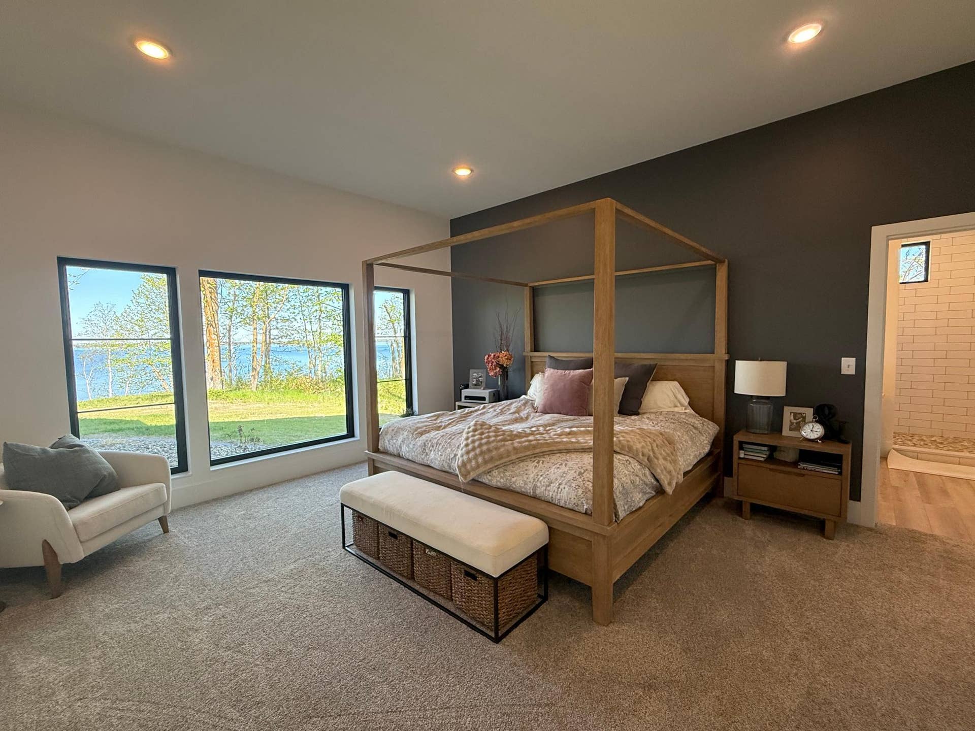 4621 Waville Road NE, Bemidji, MN 56601 Primary suite