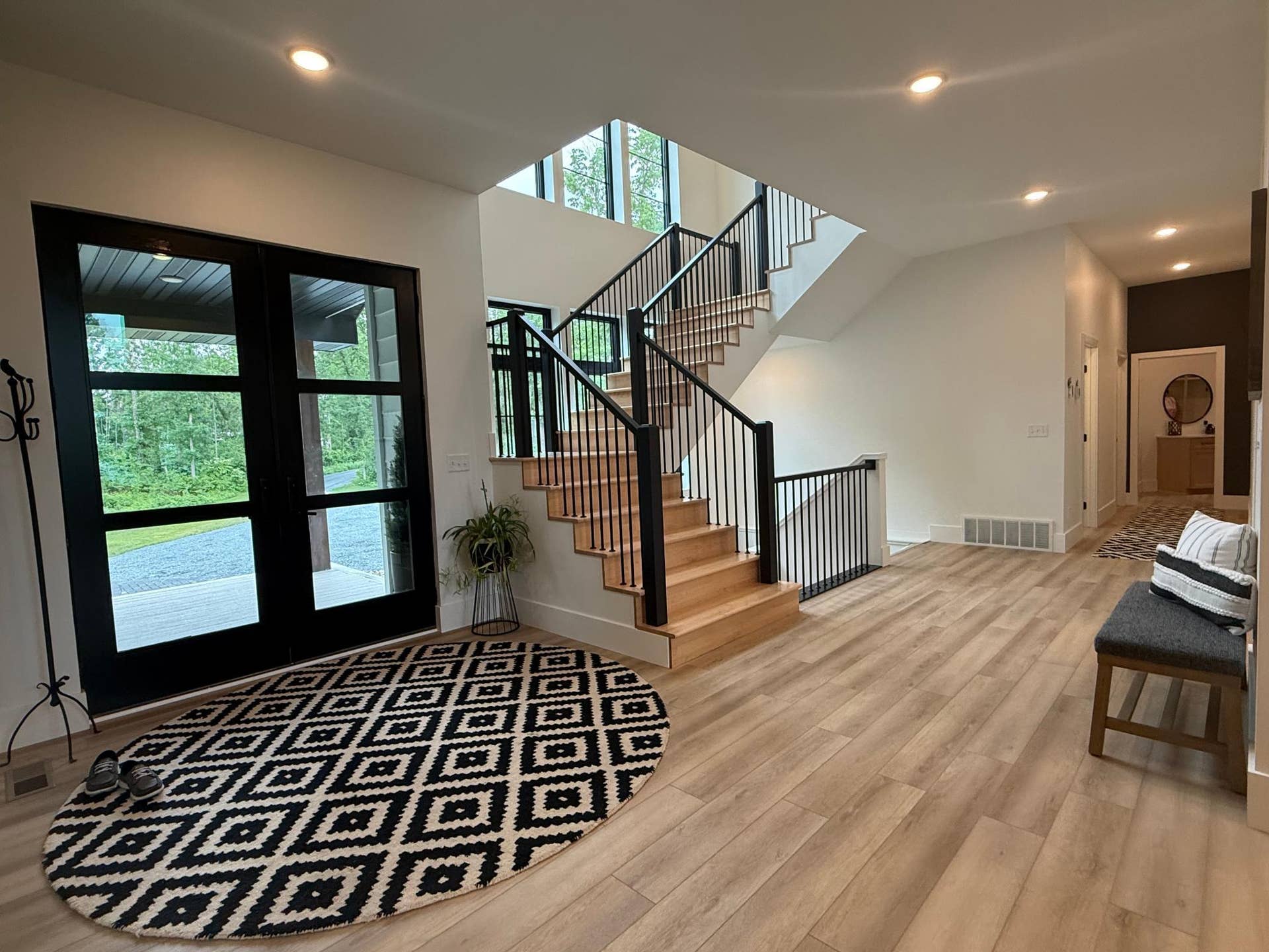4621 Waville Road NE, Bemidji, MN 56601 Foyer