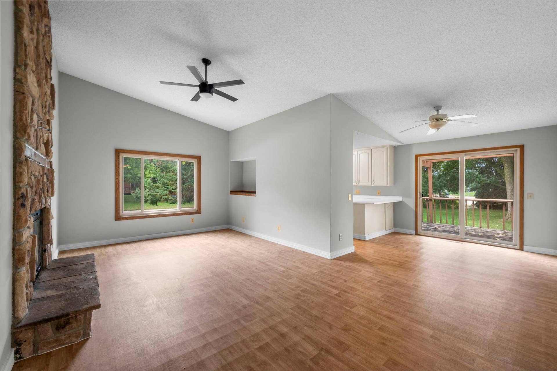 5451 Upper 147th Street W, Apple Valley, MN 55124 5451 Upper 147th Street W, Apple Valley, MN 55124
