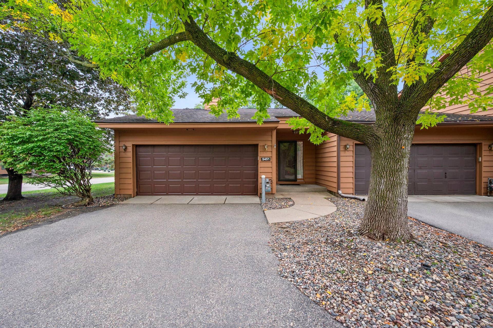 5451 Upper 147th Street W, Apple Valley, MN 55124 5451 Upper 147th Street W, Apple Valley, MN 55124