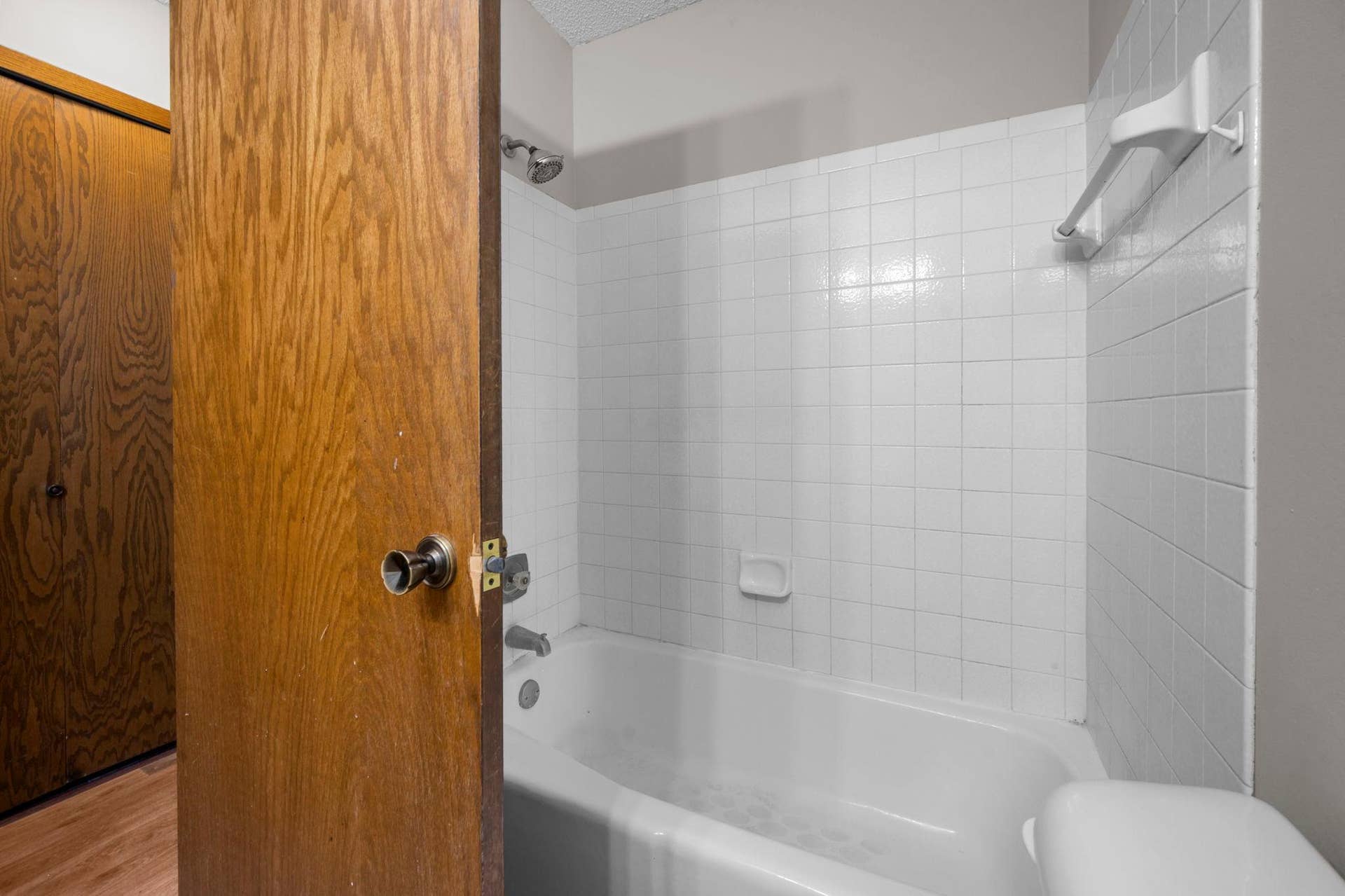5451 Upper 147th Street W, Apple Valley, MN 55124 5451 Upper 147th Street W, Apple Valley, MN 55124