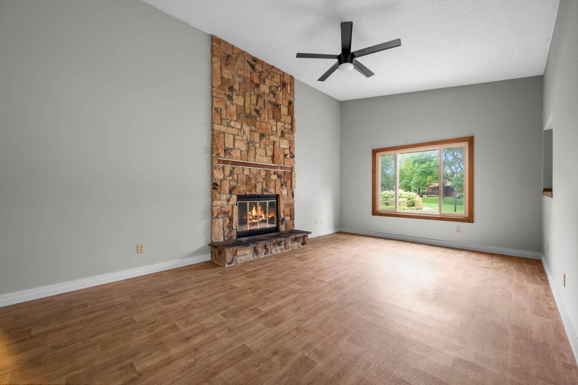 5451 Upper 147th Street W, Apple Valley, MN 55124 5451 Upper 147th Street W, Apple Valley, MN 55124