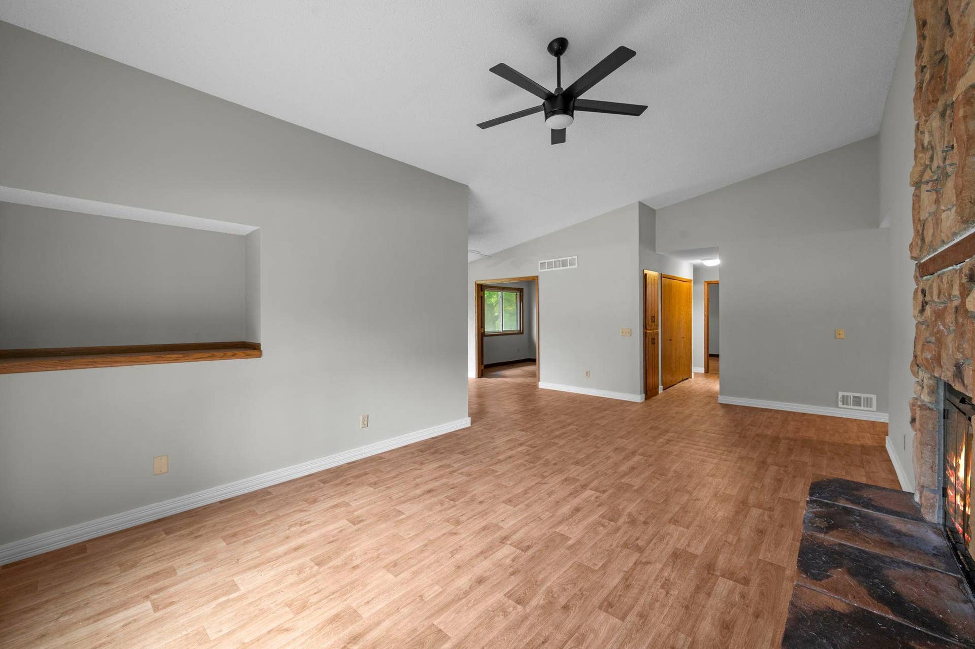 5451 Upper 147th Street W, Apple Valley, MN 55124 5451 Upper 147th Street W, Apple Valley, MN 55124