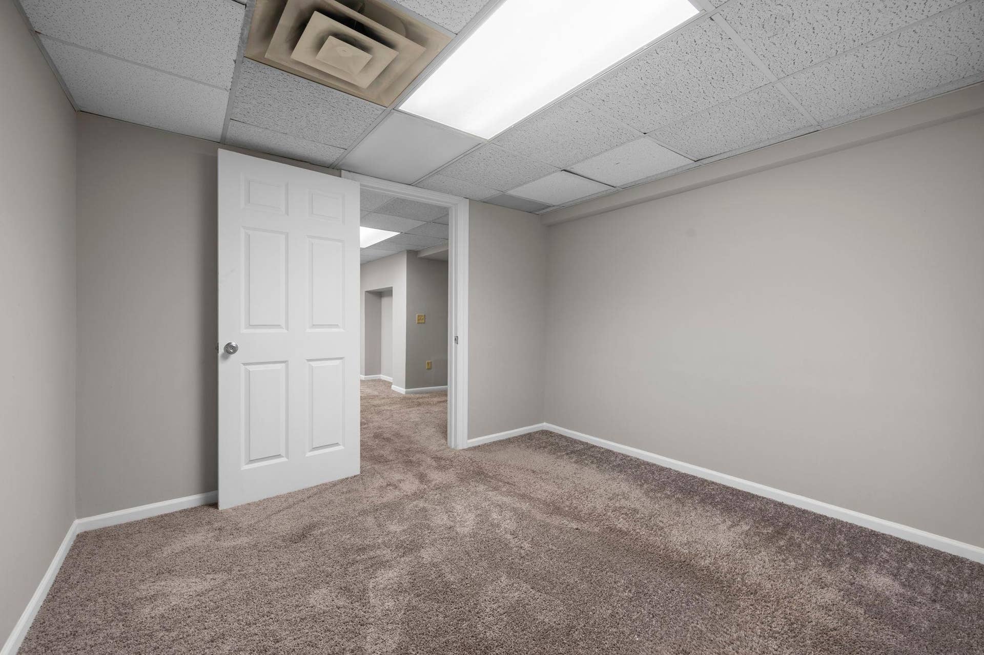 5451 Upper 147th Street W, Apple Valley, MN 55124 5451 Upper 147th Street W, Apple Valley, MN 55124