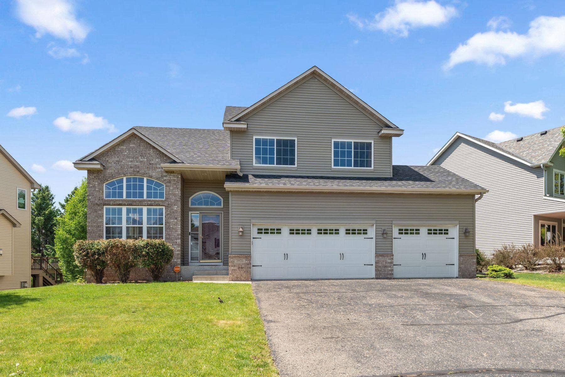 2810 White Eagle Drive, Woodbury, MN 55129 2810 White Eagle Drive, Woodbury, MN 55129