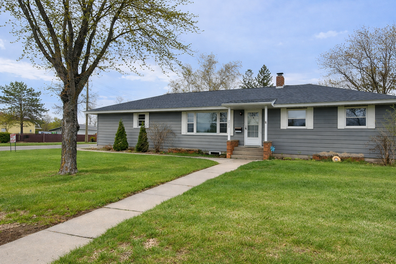 2820 Bixby Avenue NE, Bemidji, MN 56601 Front view