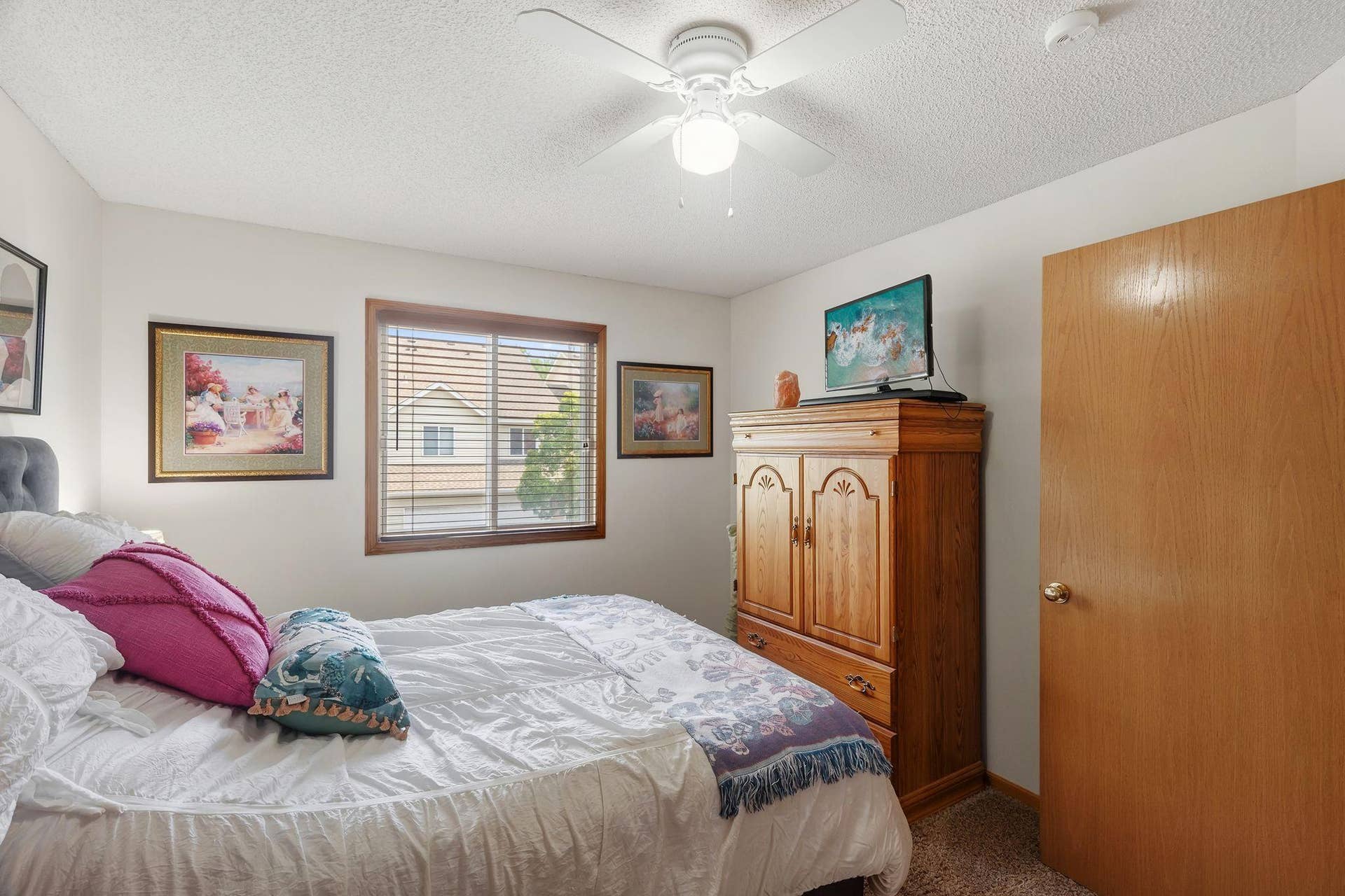 7036 49th Street N, Oakdale, MN 55128 7036 49th Street N, Oakdale, MN 55128