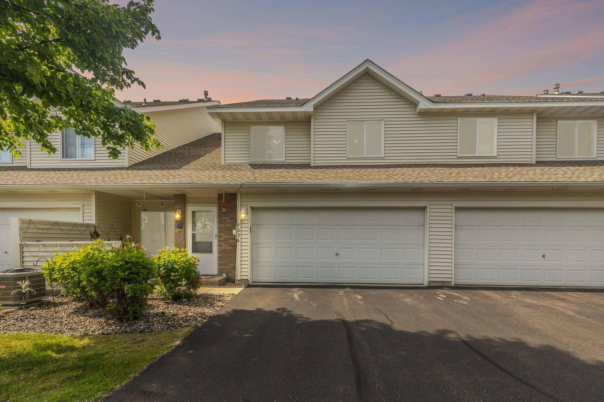 7036 49th Street N, Oakdale, MN 55128 7036 49th Street N, Oakdale, MN 55128