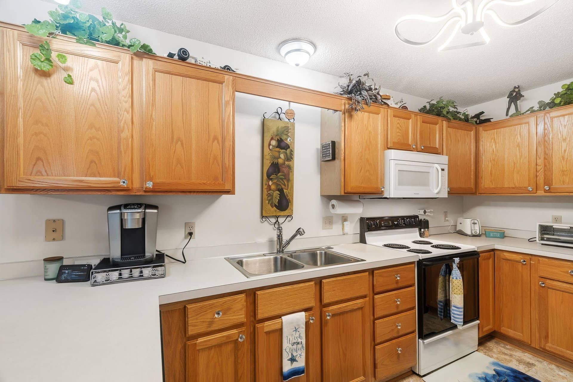 7036 49th Street N, Oakdale, MN 55128 7036 49th Street N, Oakdale, MN 55128