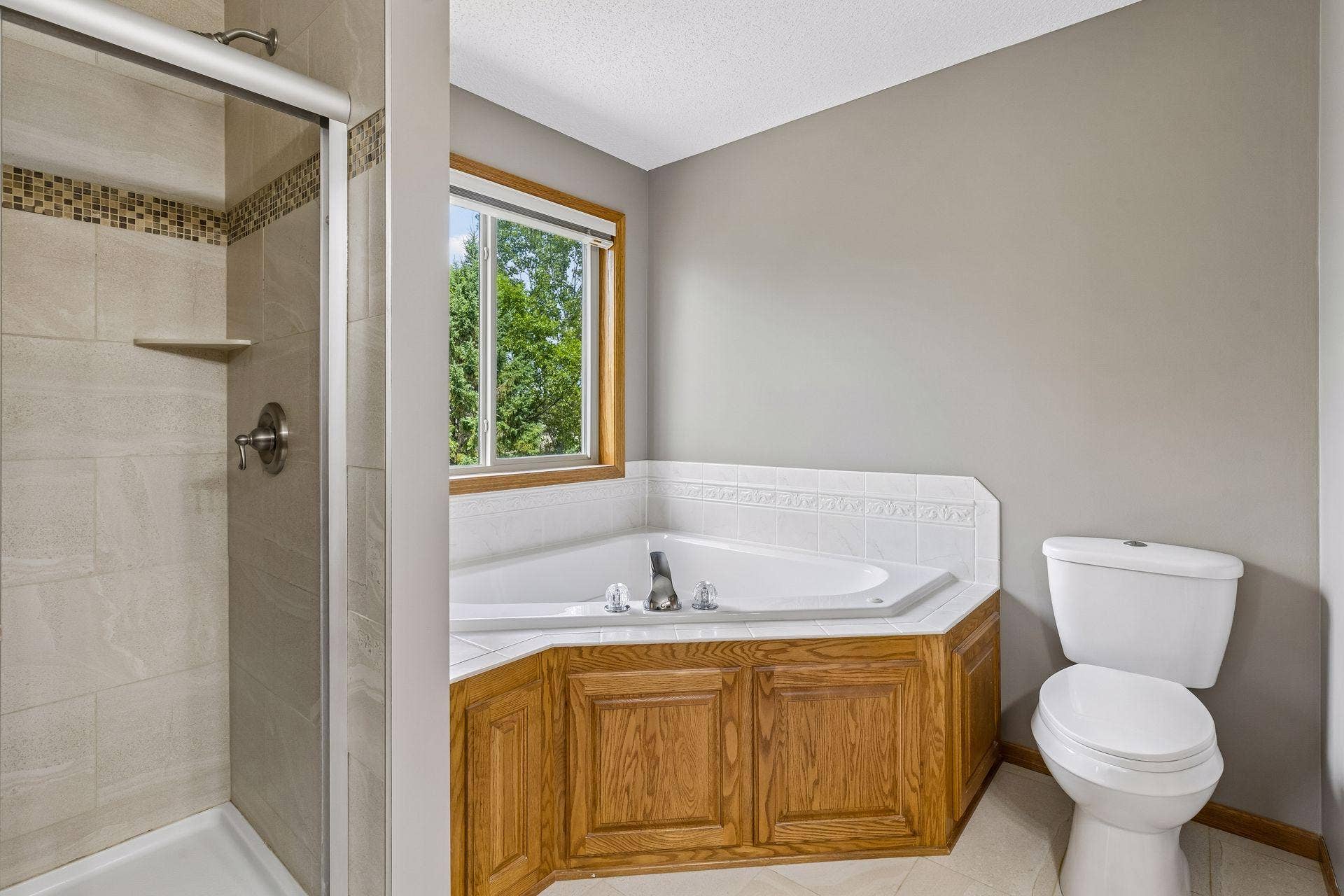 CUSTOM TILED WALK IN SHOWER