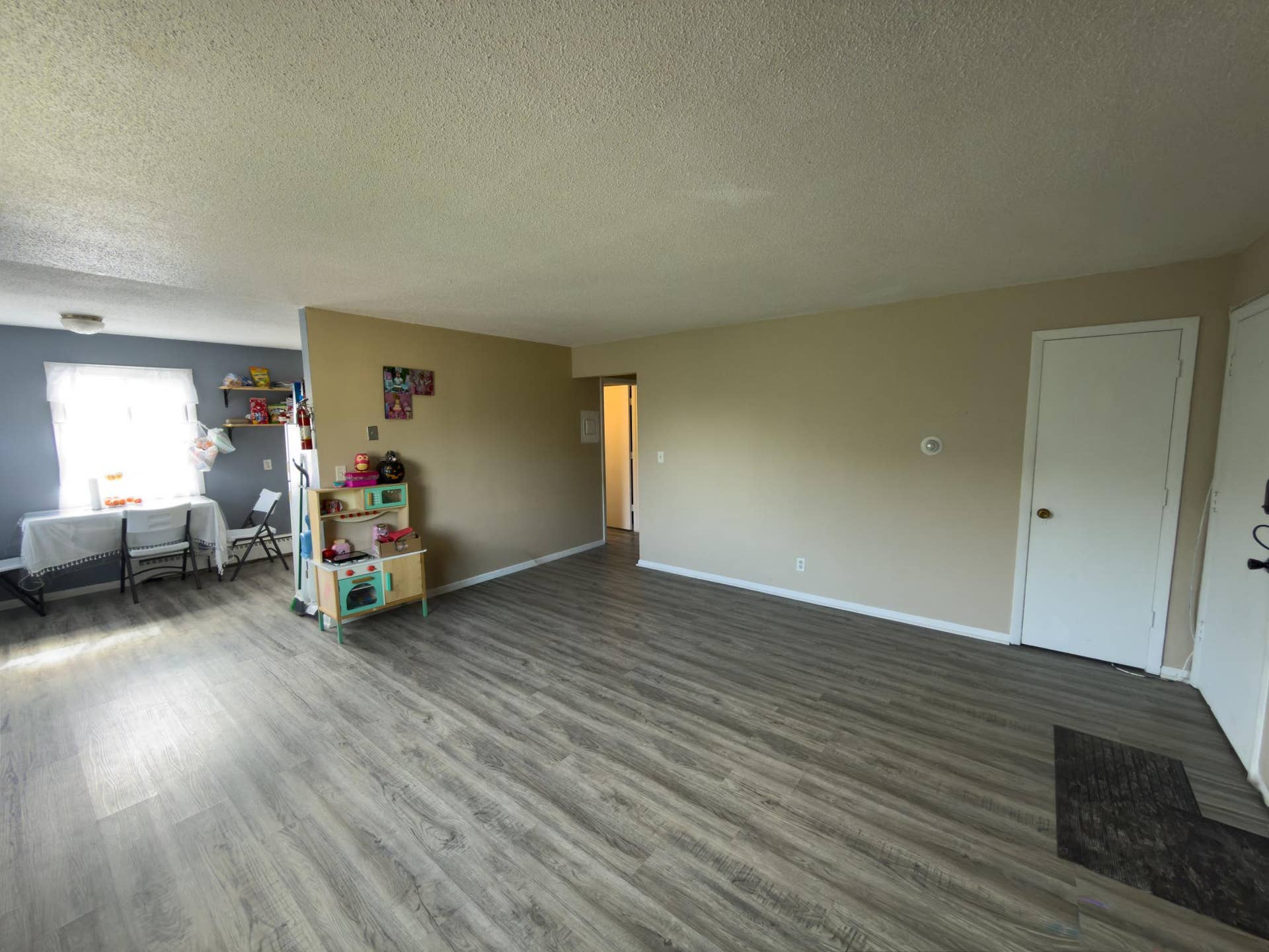 280 Winifred Street W, 104, Saint Paul, MN 55107 2br LR.jpg
