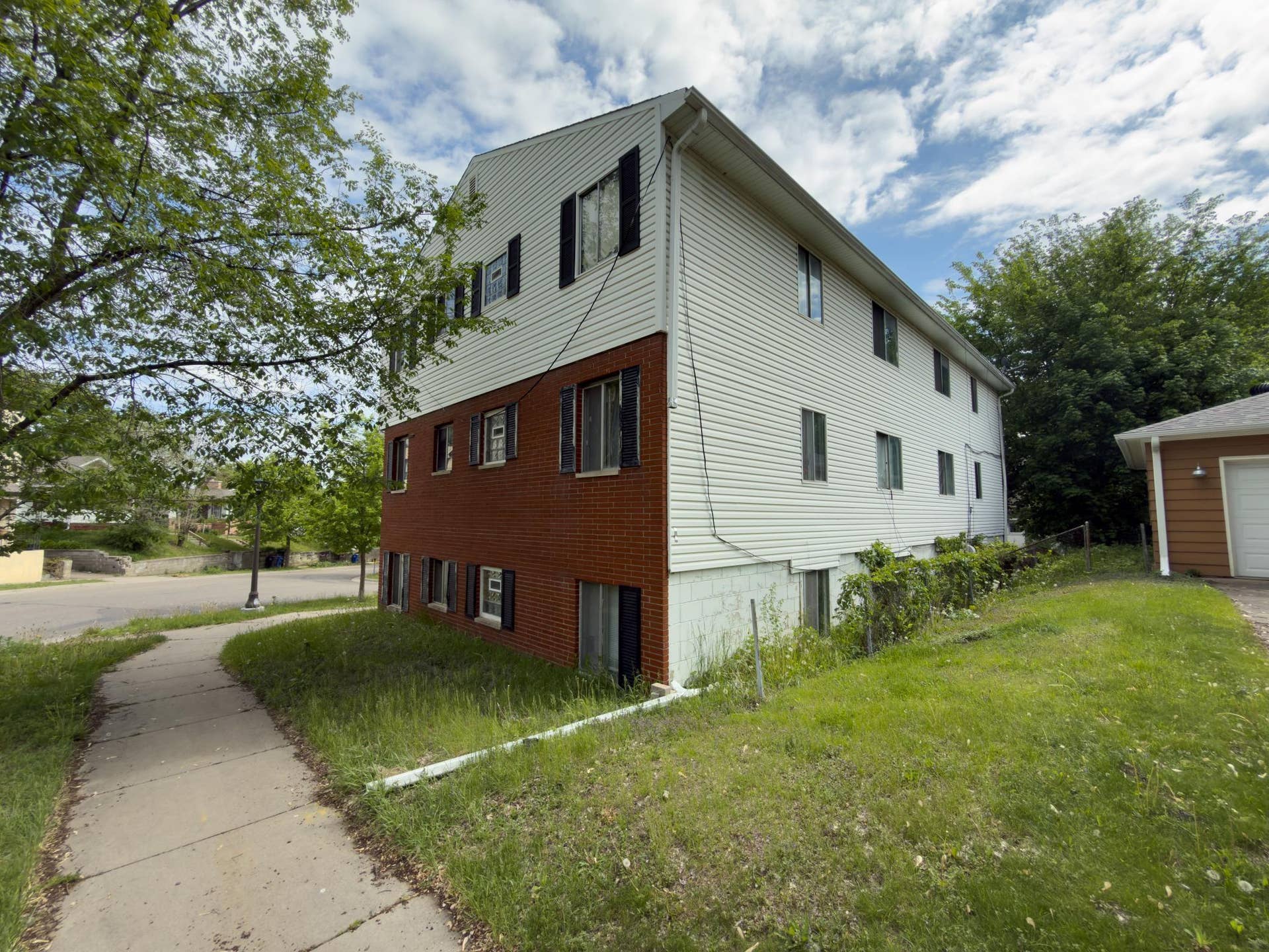 280 Winifred Street W, 104, Saint Paul, MN 55107 Backr.jpg
