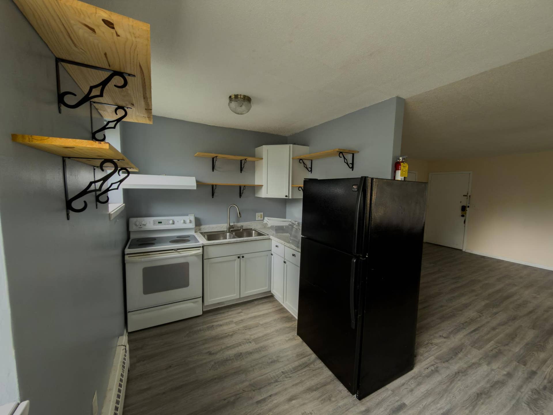 280 Winifred Street W, 104, Saint Paul, MN 55107 Kitchen.jpg