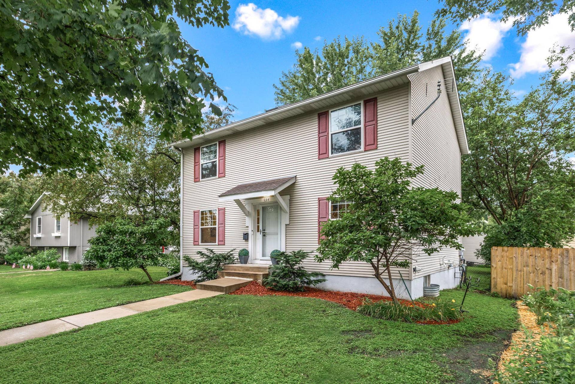 934 Randolph Avenue, 103, Saint Paul, MN 55102 Perfectly designed newer construction home has it all!