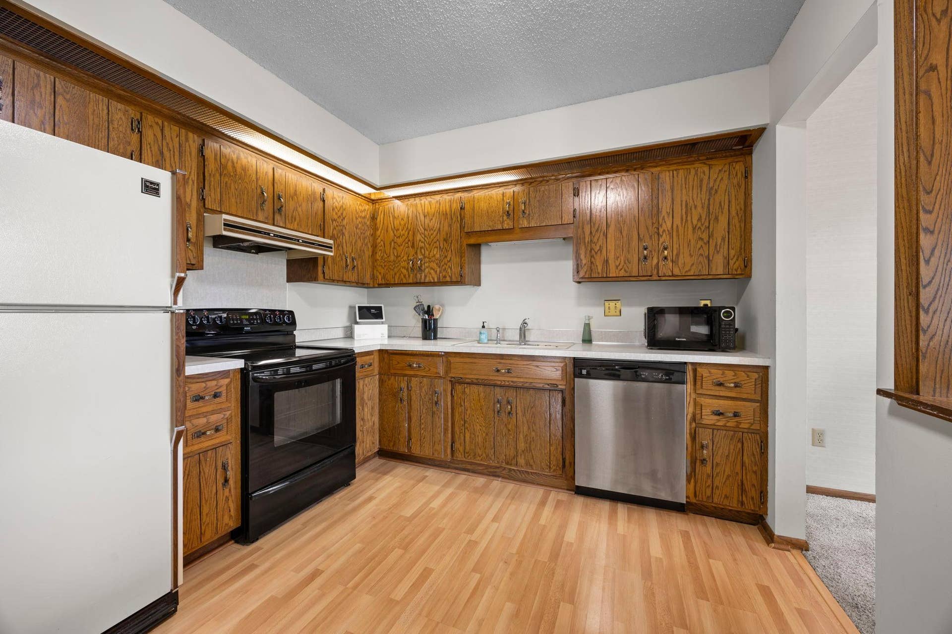 5367 Hyland Place, Bloomington, MN 55437 5367 Hyland Place, Bloomington, MN 55437
