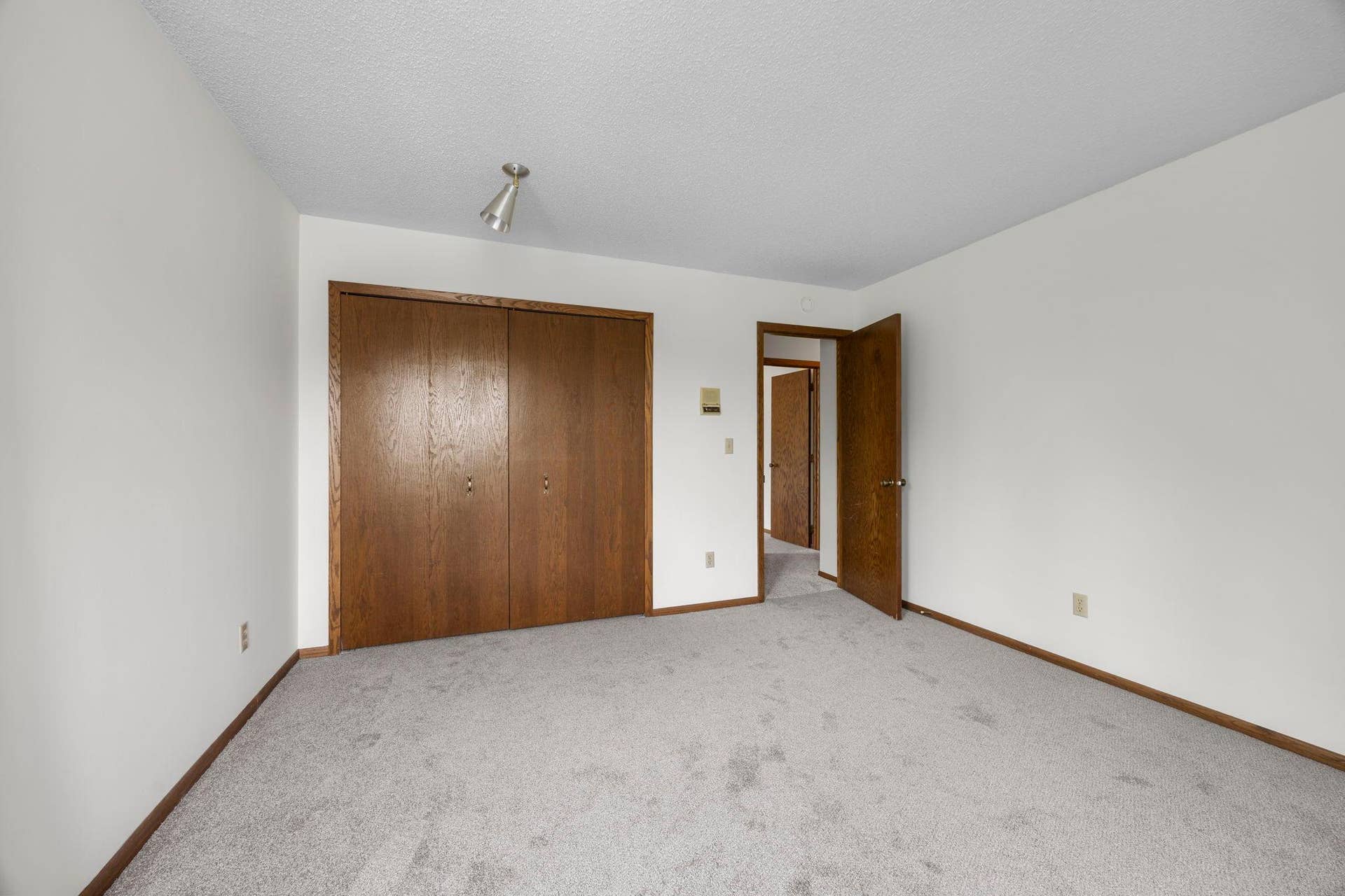 5367 Hyland Place, Bloomington, MN 55437 5367 Hyland Place, Bloomington, MN 55437