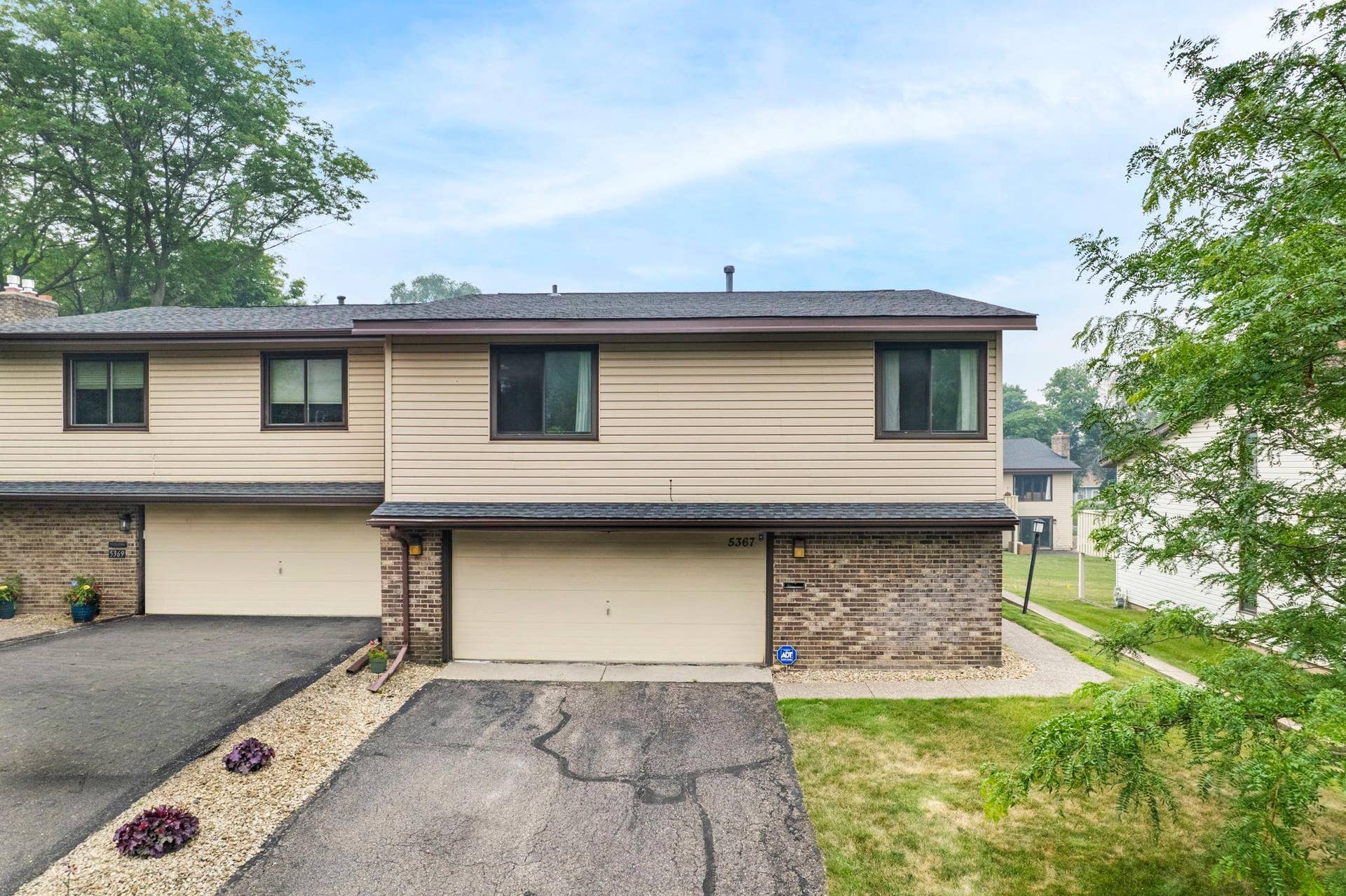 5367 Hyland Place, Bloomington, MN 55437 5367 Hyland Place, Bloomington, MN 55437
